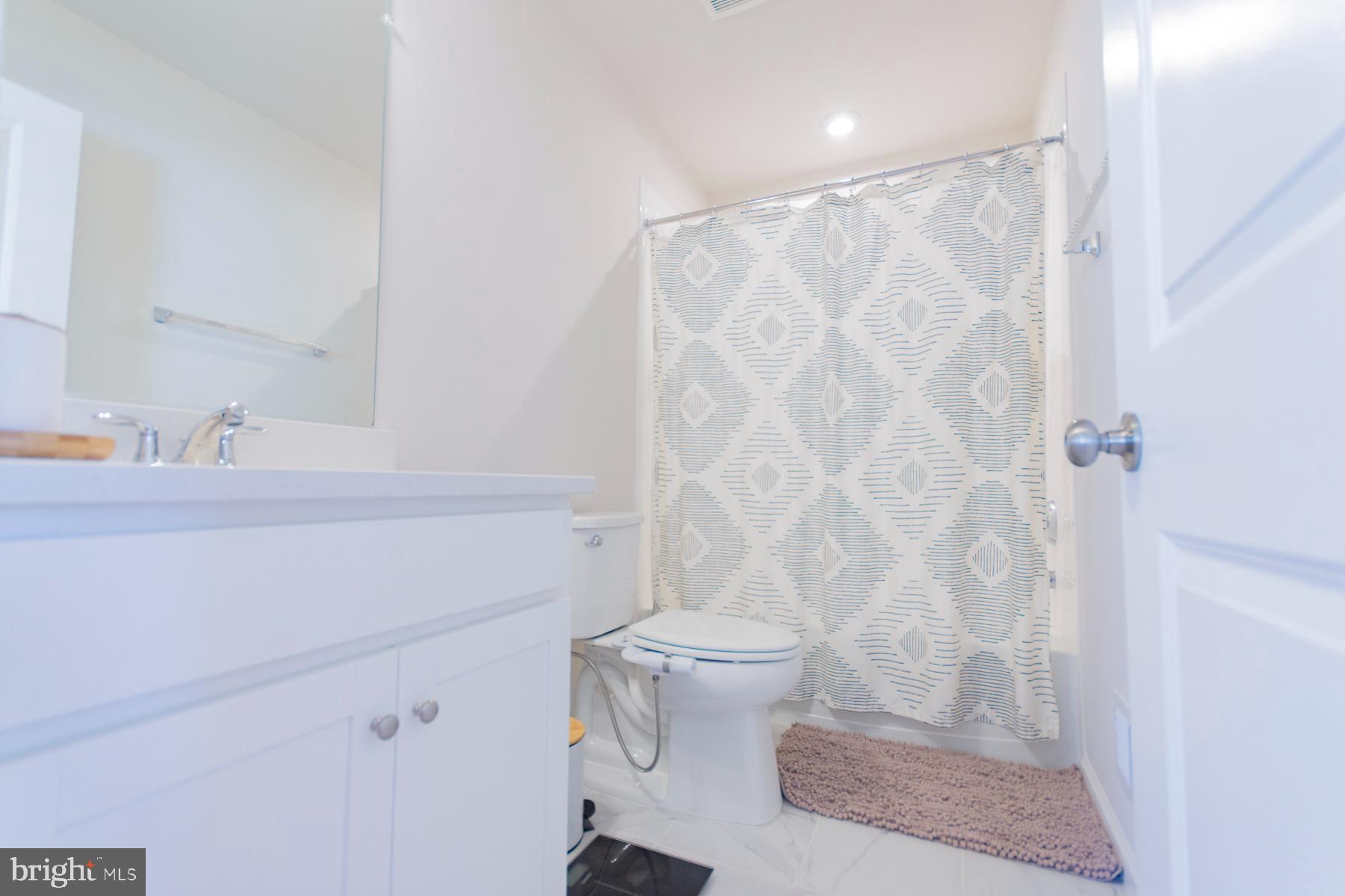 PRESIDENTS POINTE - Residential Lease