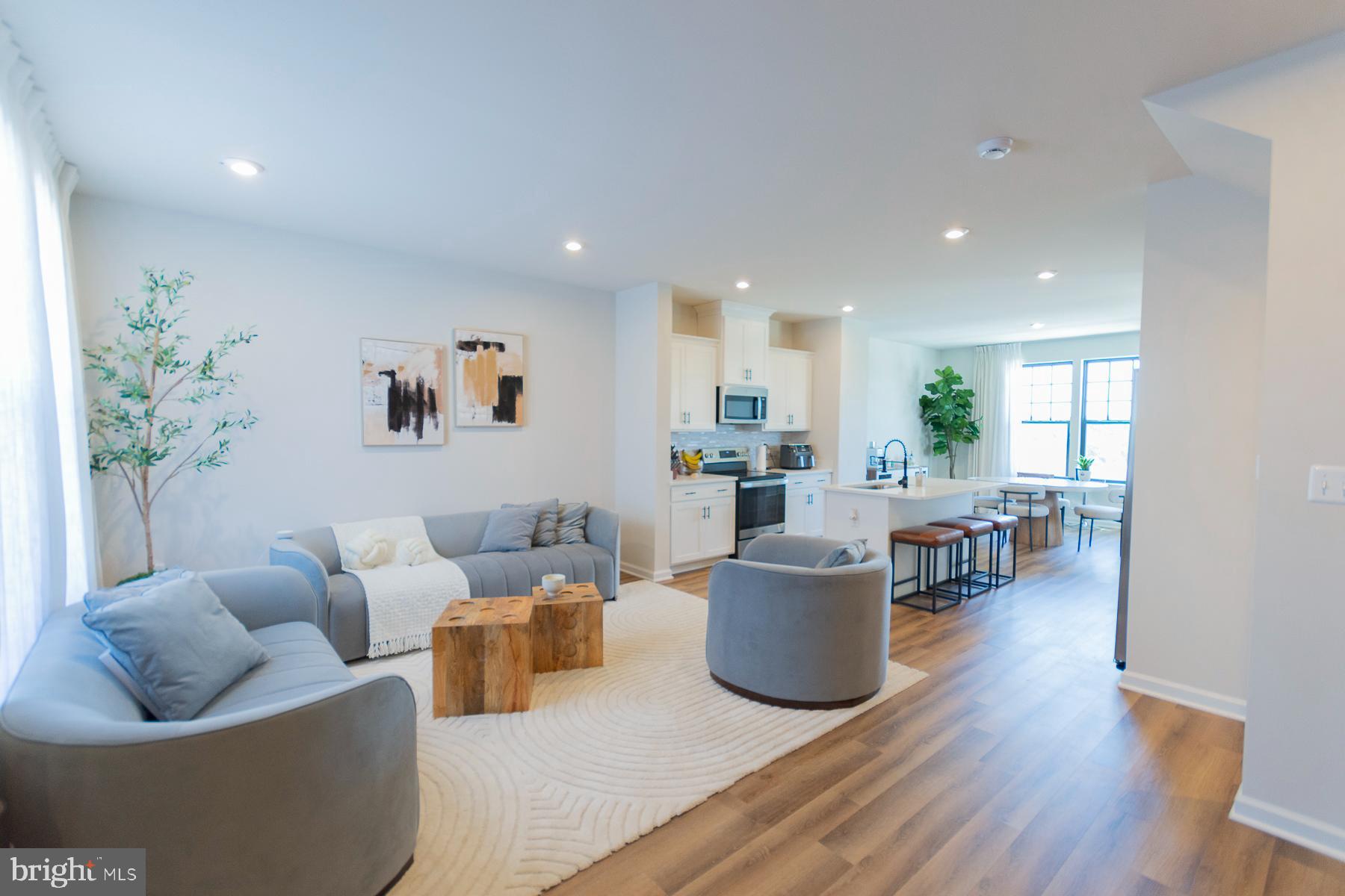 PRESIDENTS POINTE - Residential Lease