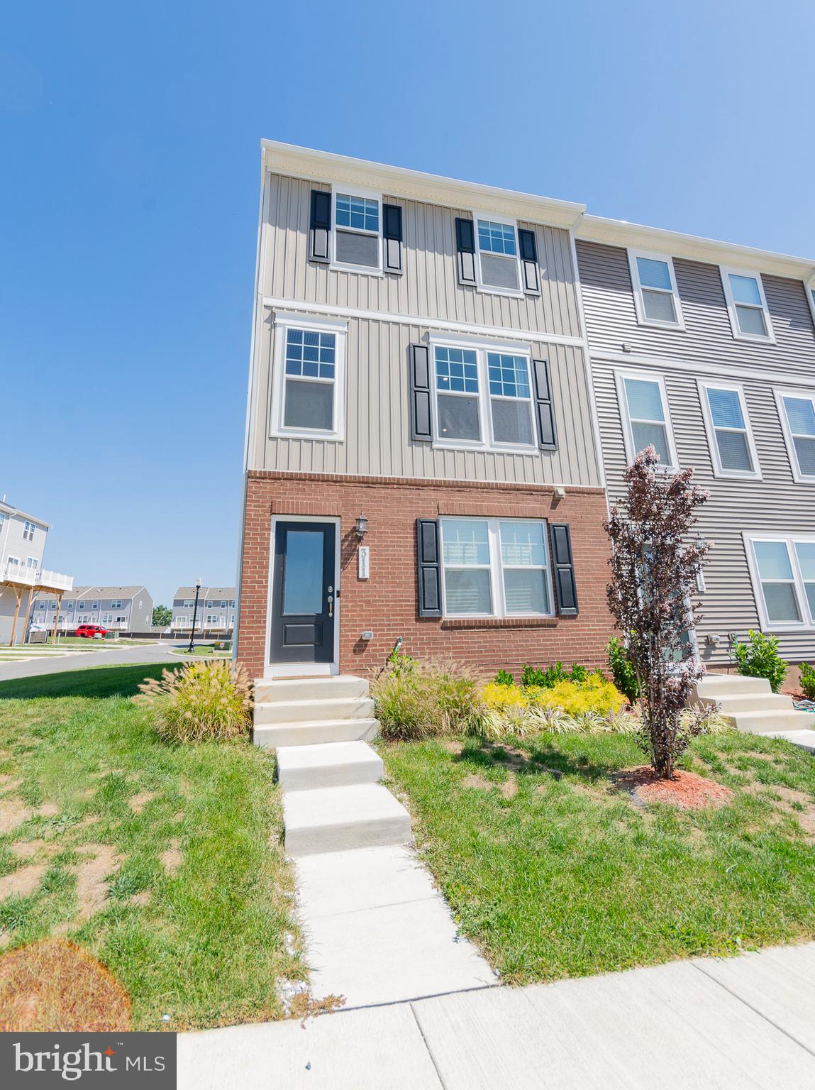 PRESIDENTS POINTE - Residential Lease