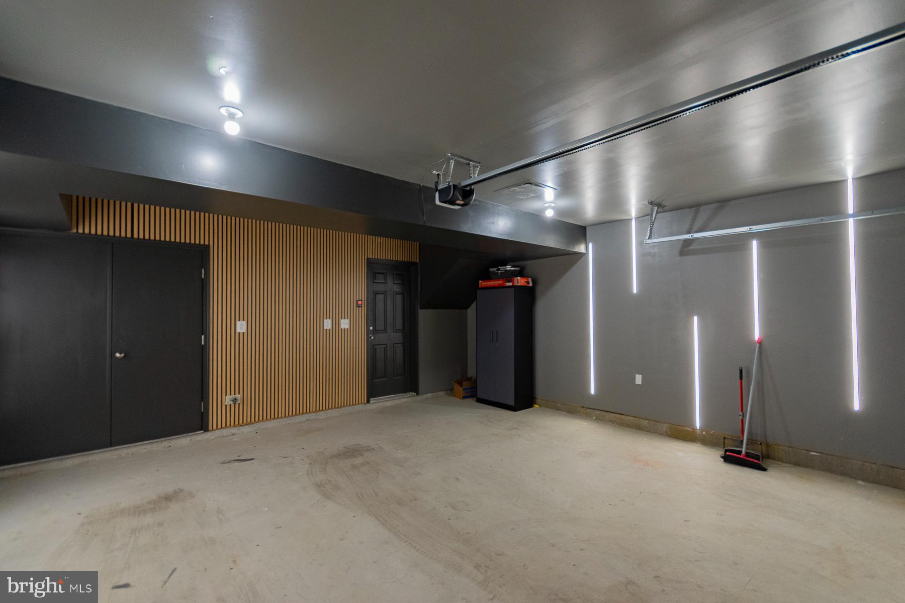 PRESIDENTS POINTE - Residential Lease