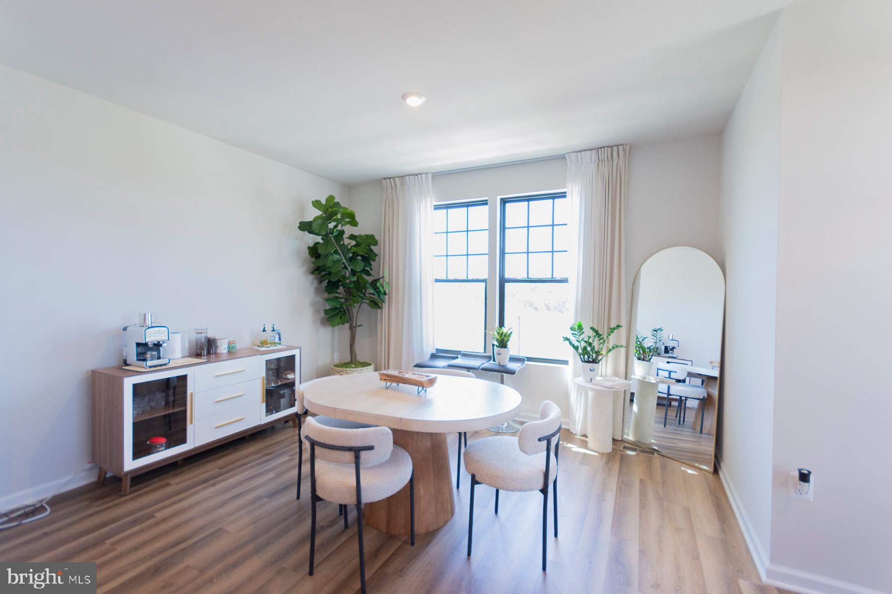 PRESIDENTS POINTE - Residential Lease