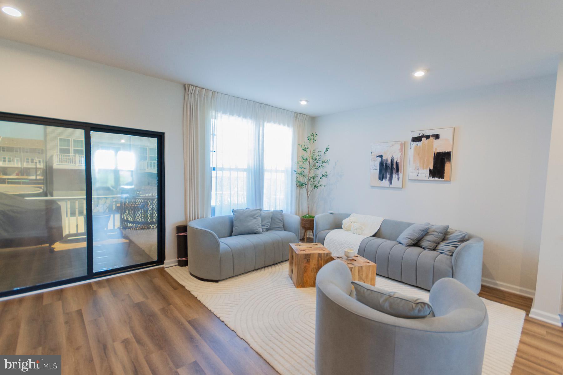 PRESIDENTS POINTE - Residential Lease