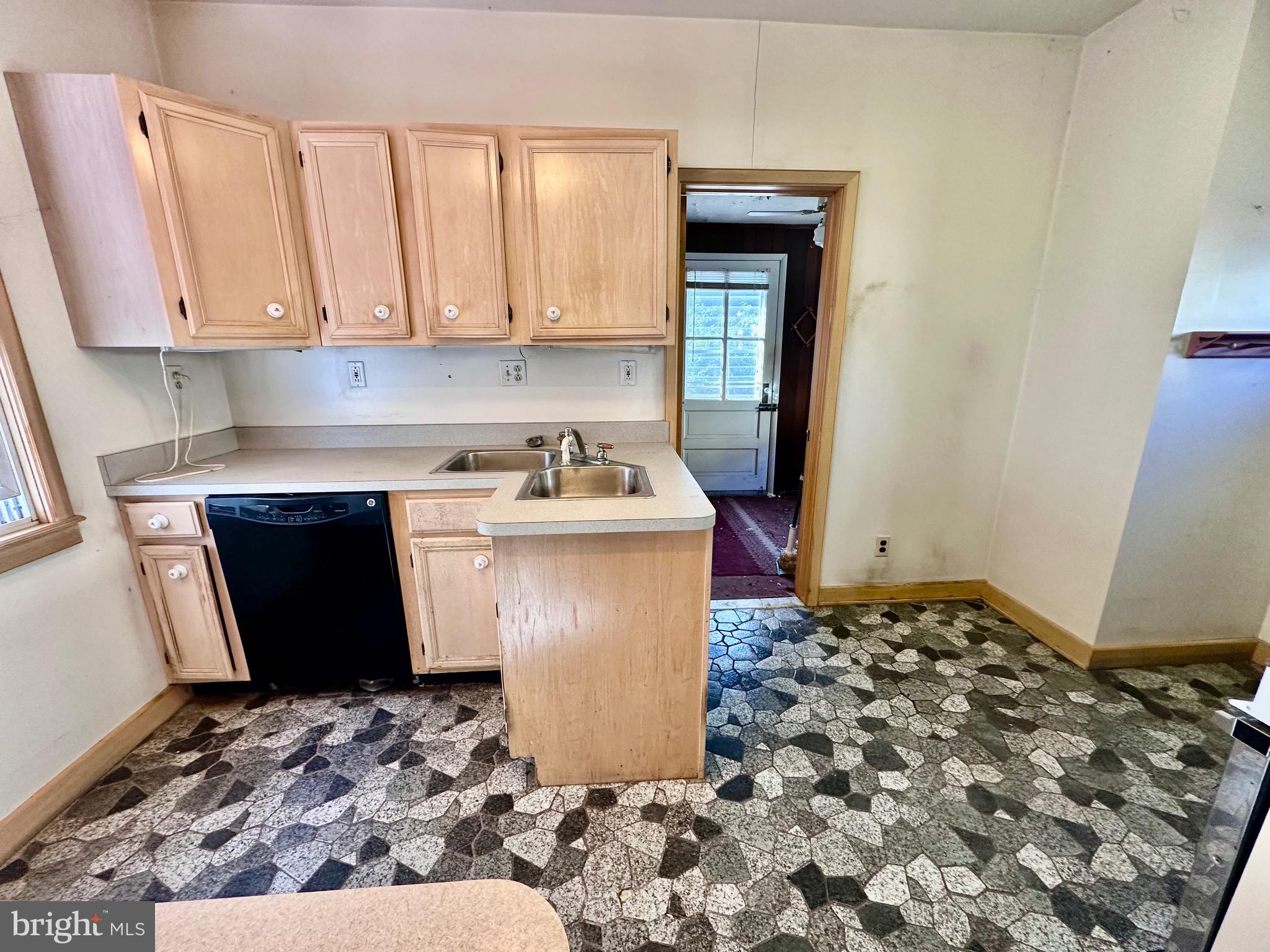 FOX CHASE - Residential