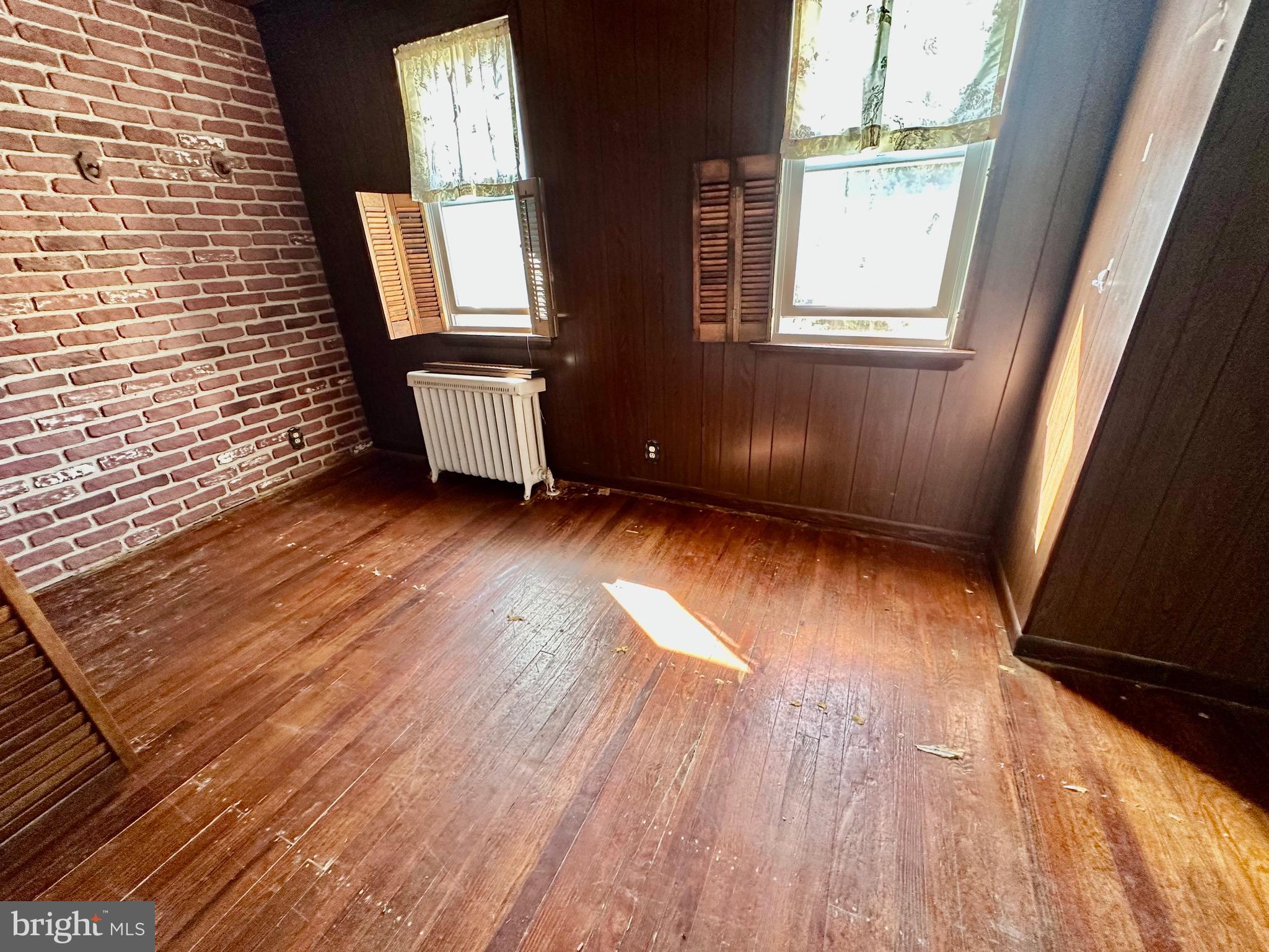 FOX CHASE - Residential