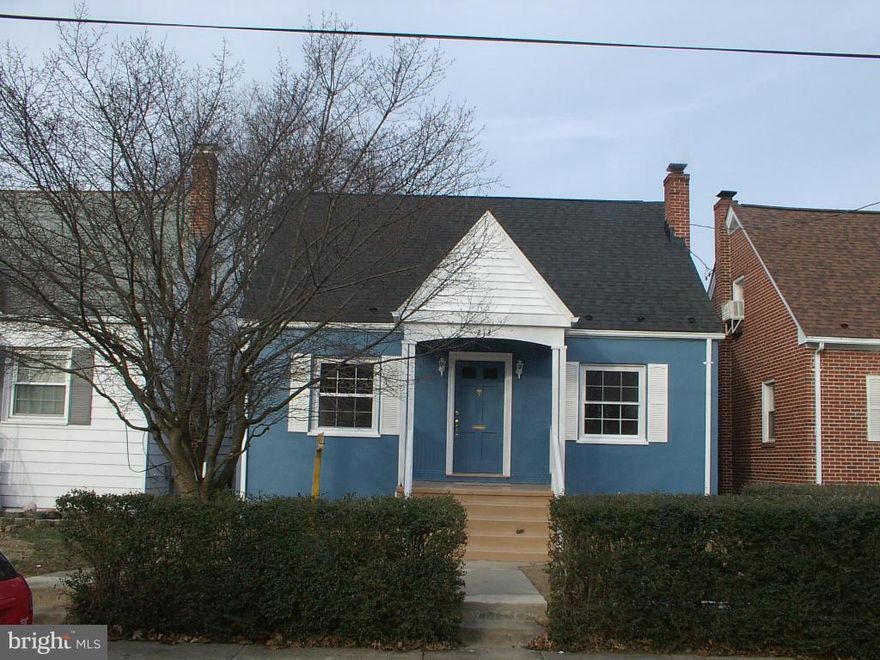 Major remodeled inside and out. New 30 yr. roof, new electrical sys, Athey refinished floors. all fresh paint including nice clean fresh basement, covered front porch & vehicle access to back yard (mostly fenced) Great home and move in ready. Walk to downtown.