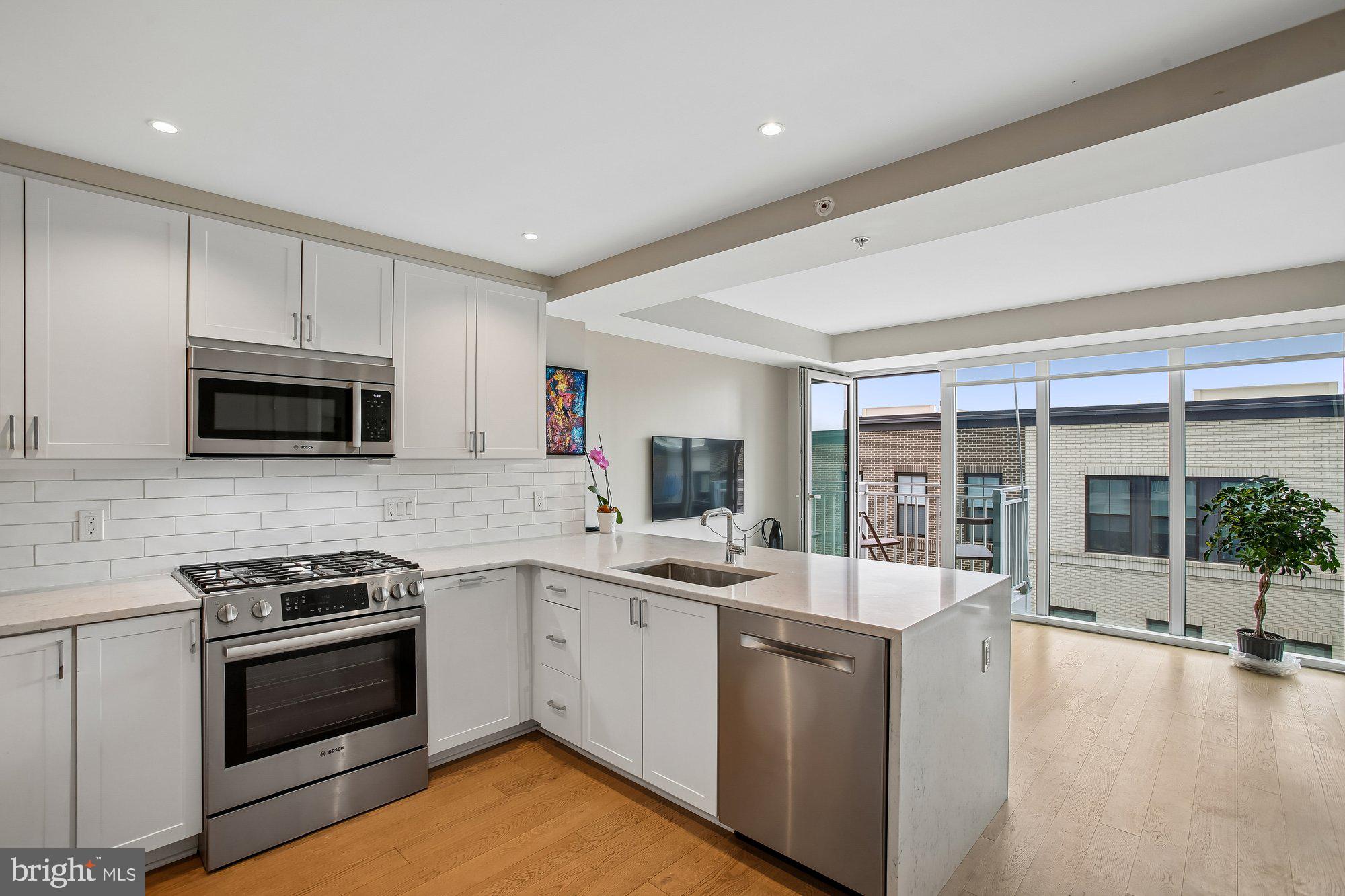 925 N FAIRFAX STREET 403