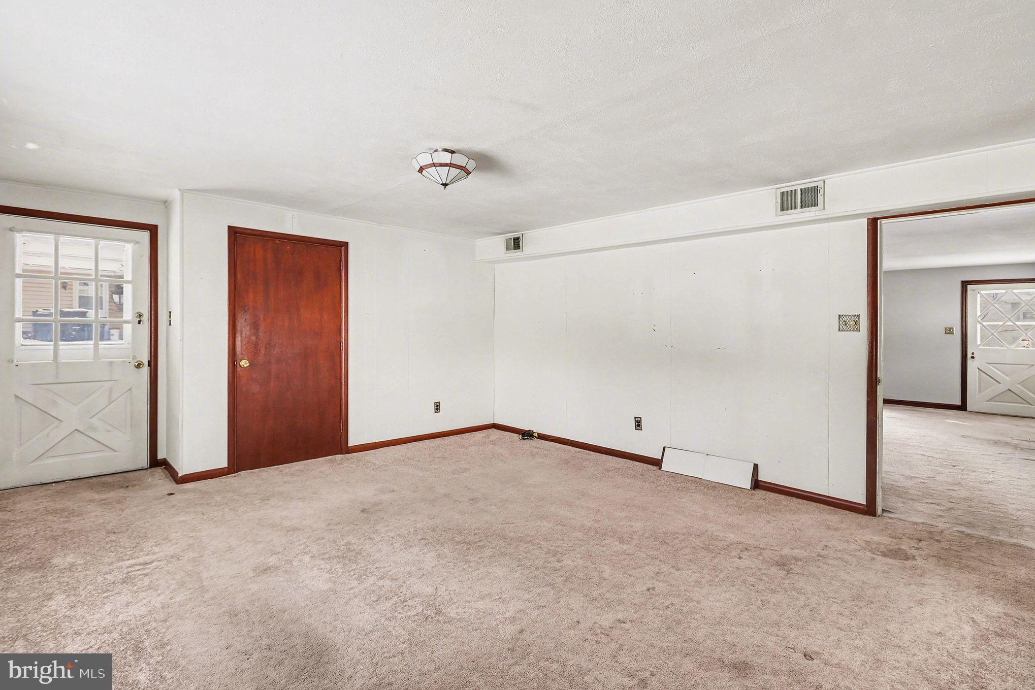 WHITE MARSH MDWS - Residential