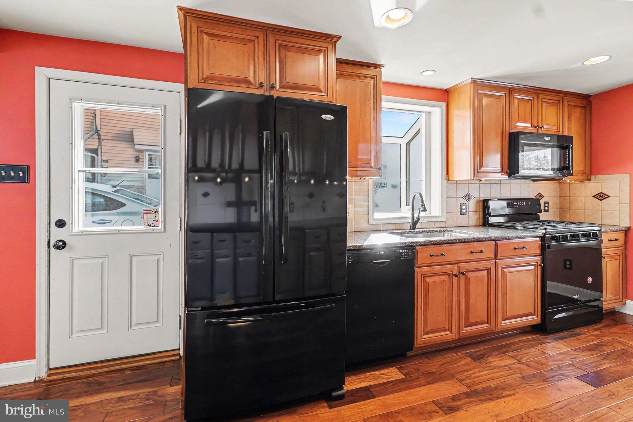 WHITE MARSH MDWS - Residential