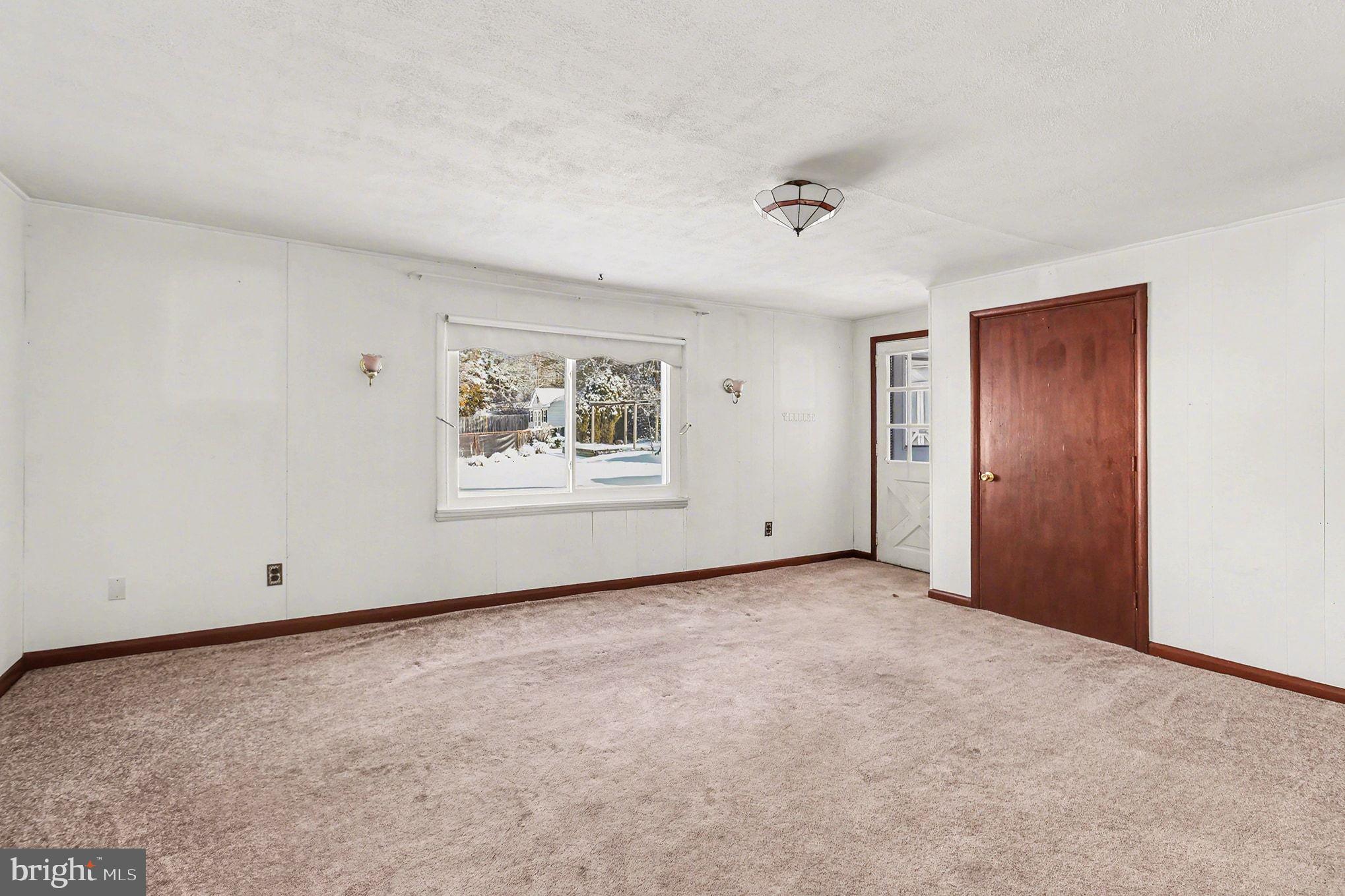 WHITE MARSH MDWS - Residential