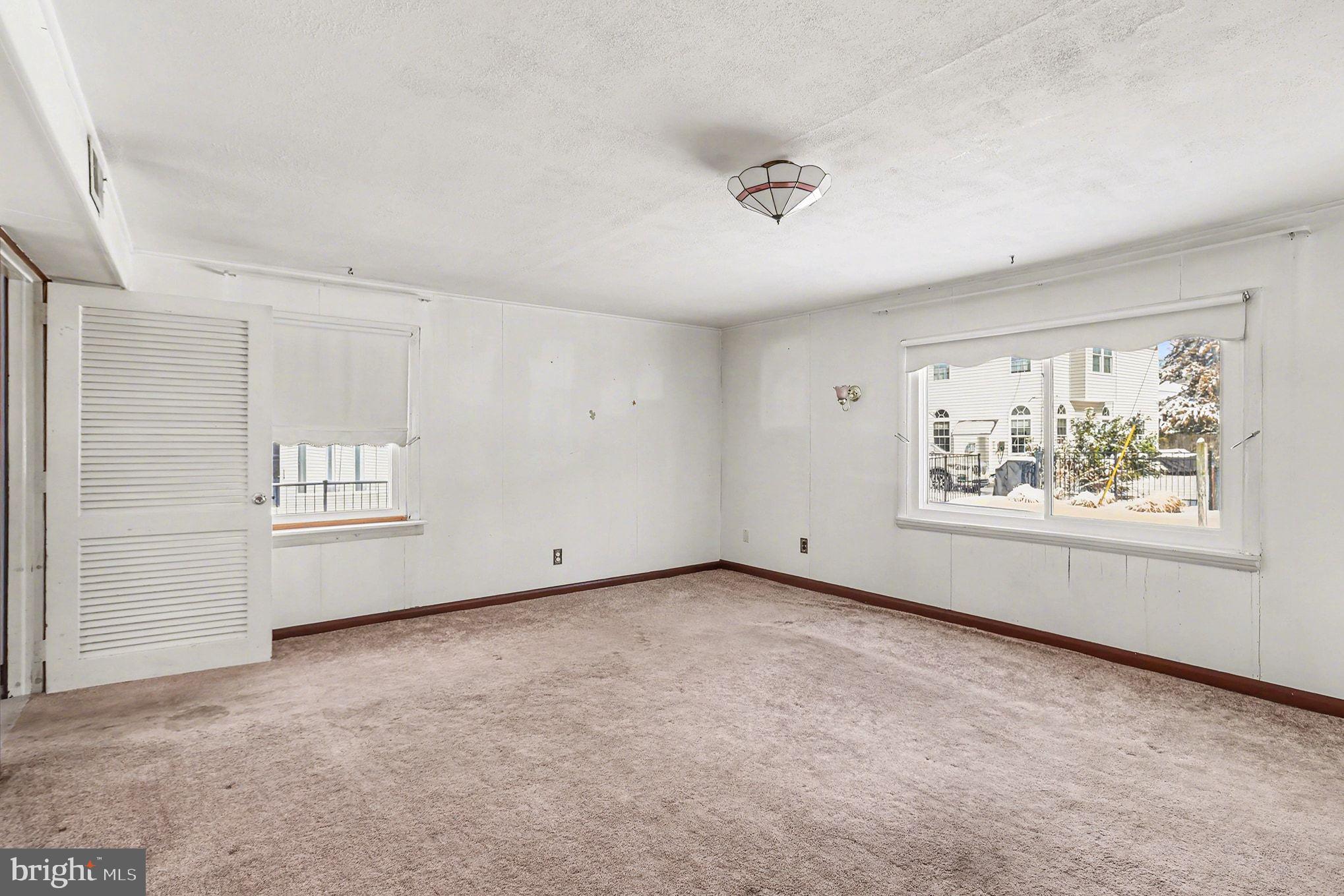 WHITE MARSH MDWS - Residential