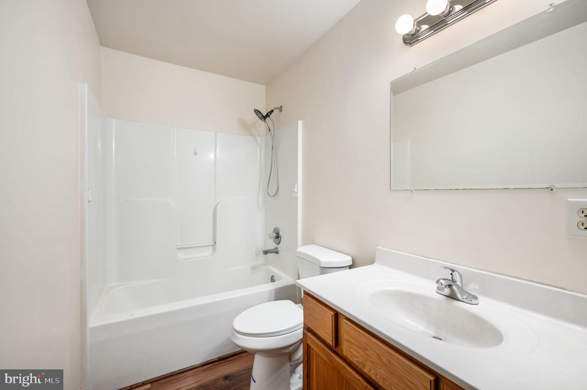 LOUISA - Residential