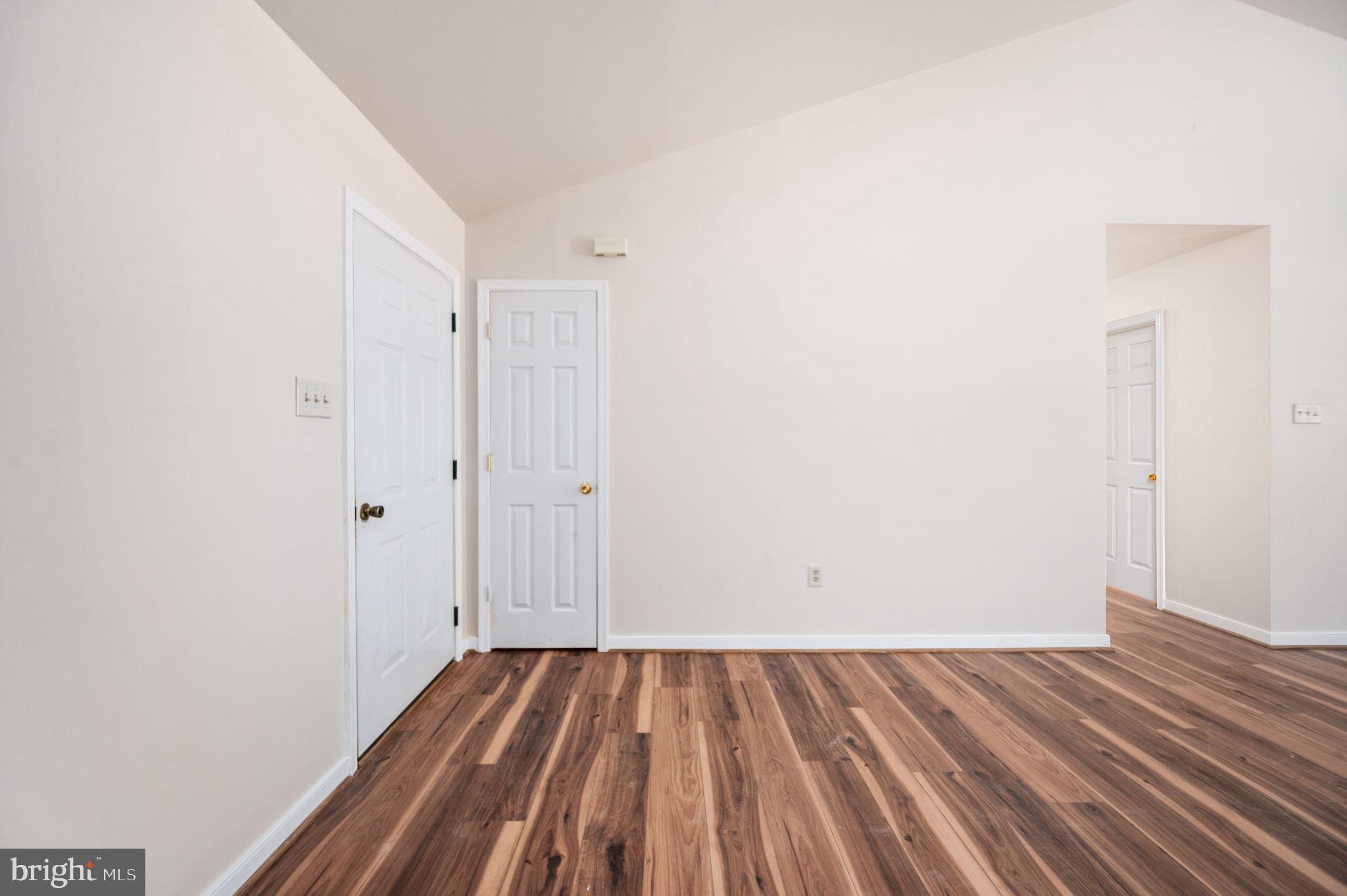 LOUISA - Residential