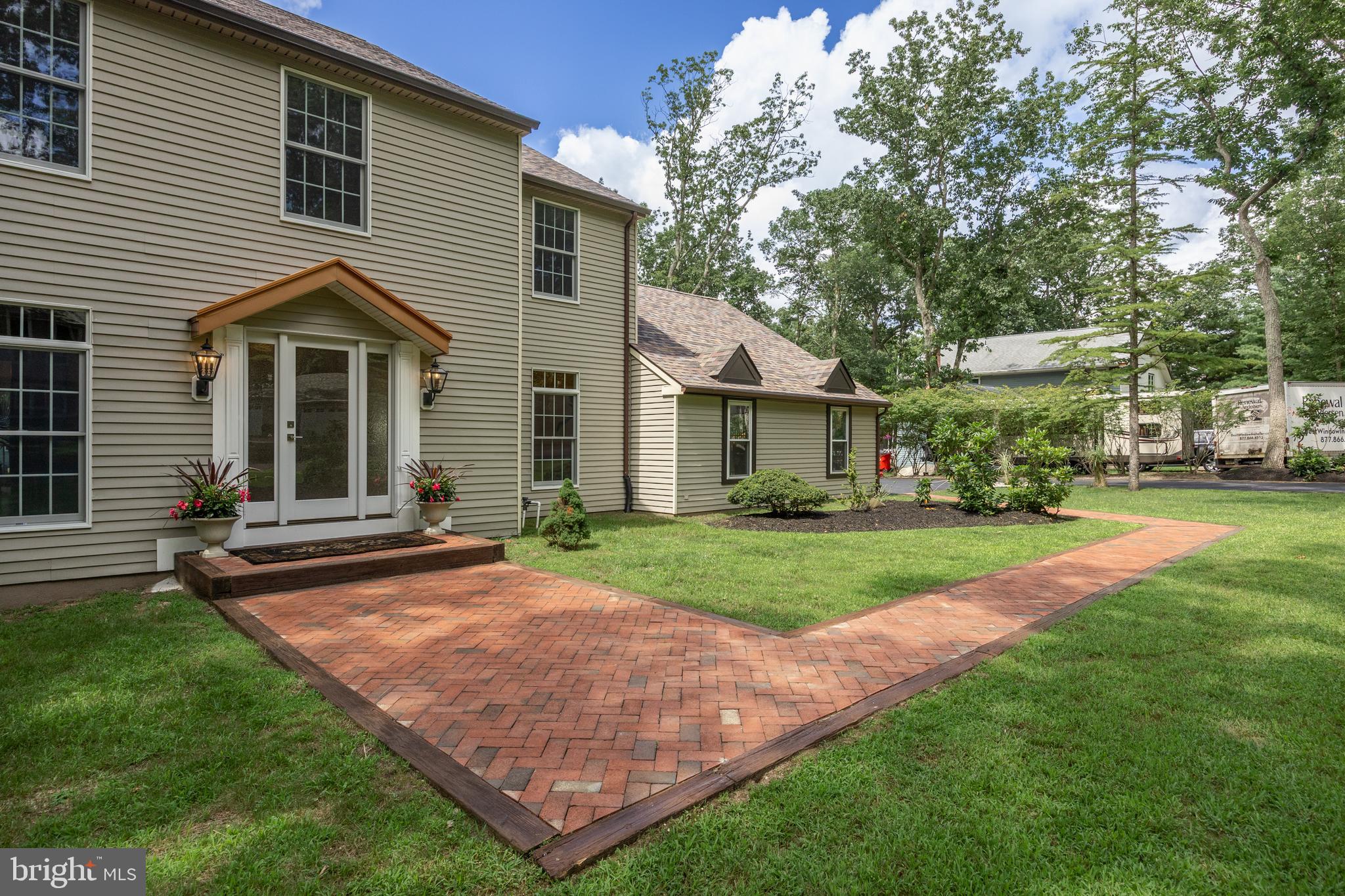 3 GRISTMILL COURT