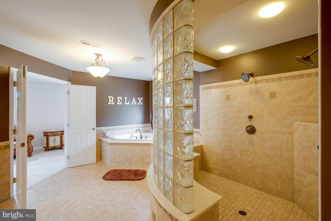 BEN OAKS - Residential