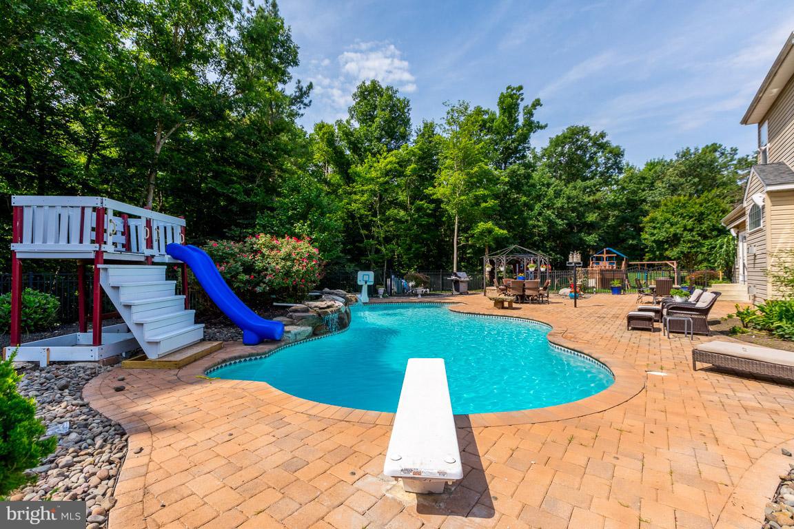 BEN OAKS - Residential