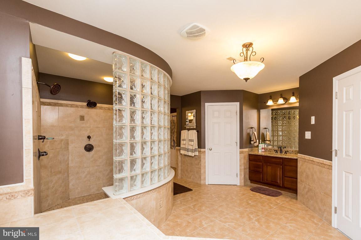 BEN OAKS - Residential