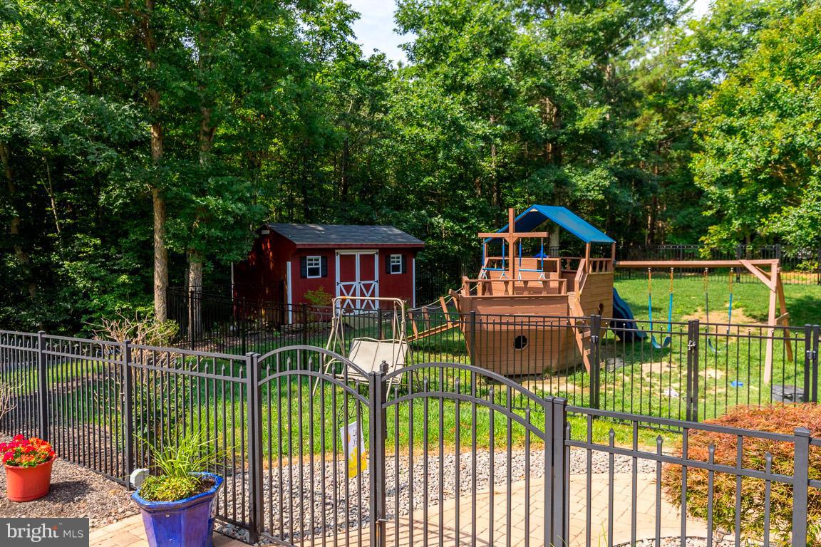 BEN OAKS - Residential