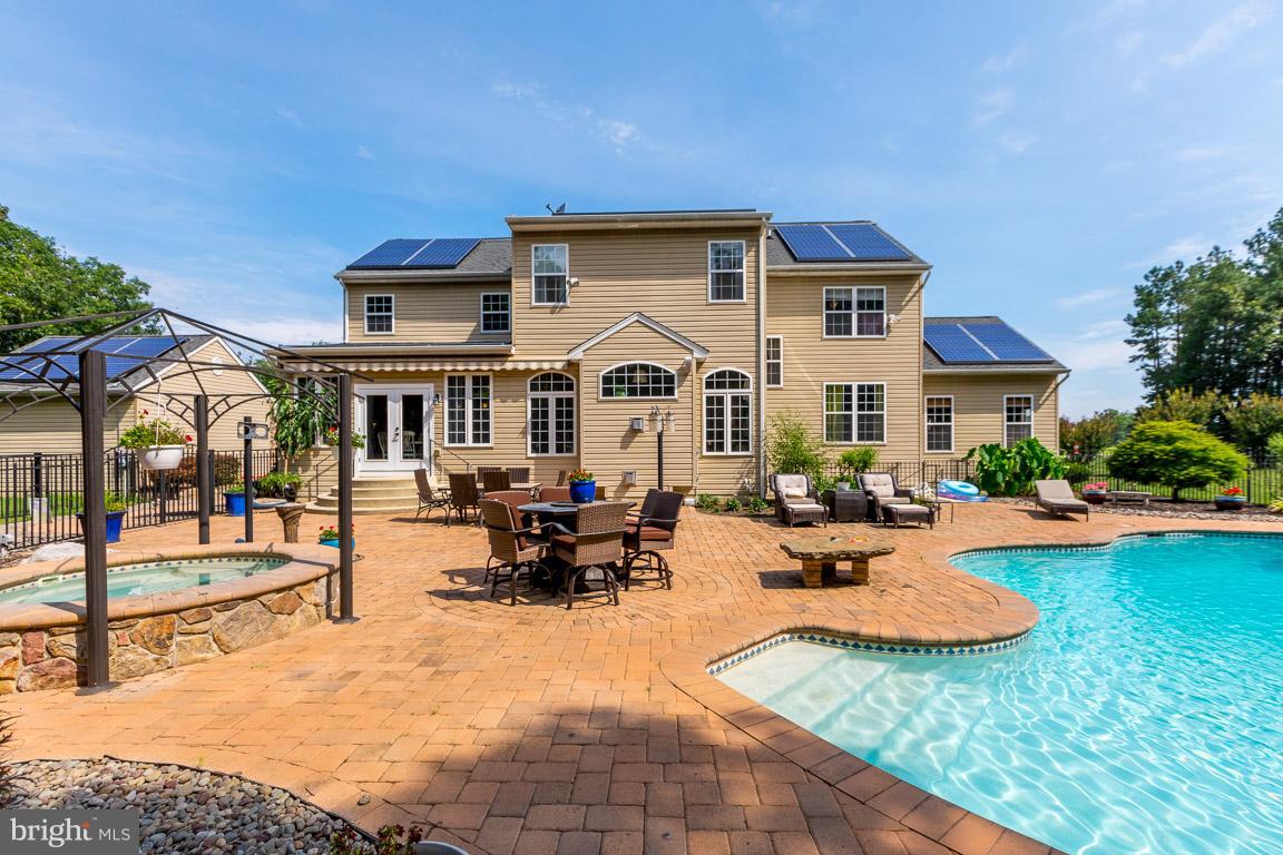 BEN OAKS - Residential