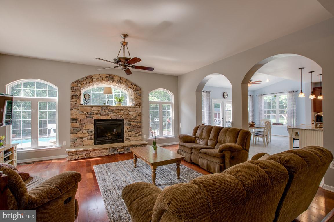 BEN OAKS - Residential