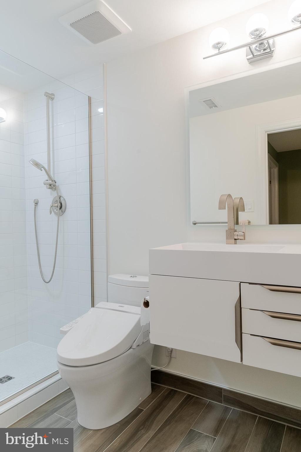 CENTURY OAK - Residential Lease