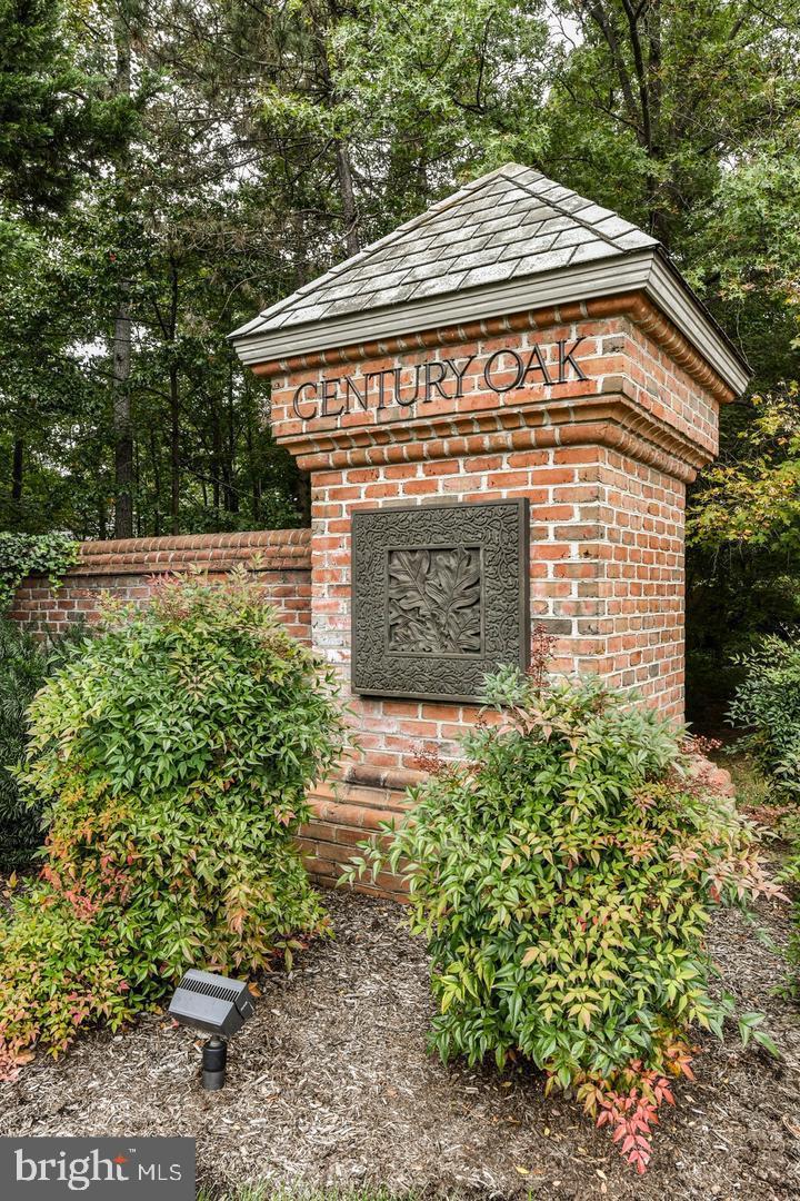 CENTURY OAK - Residential Lease