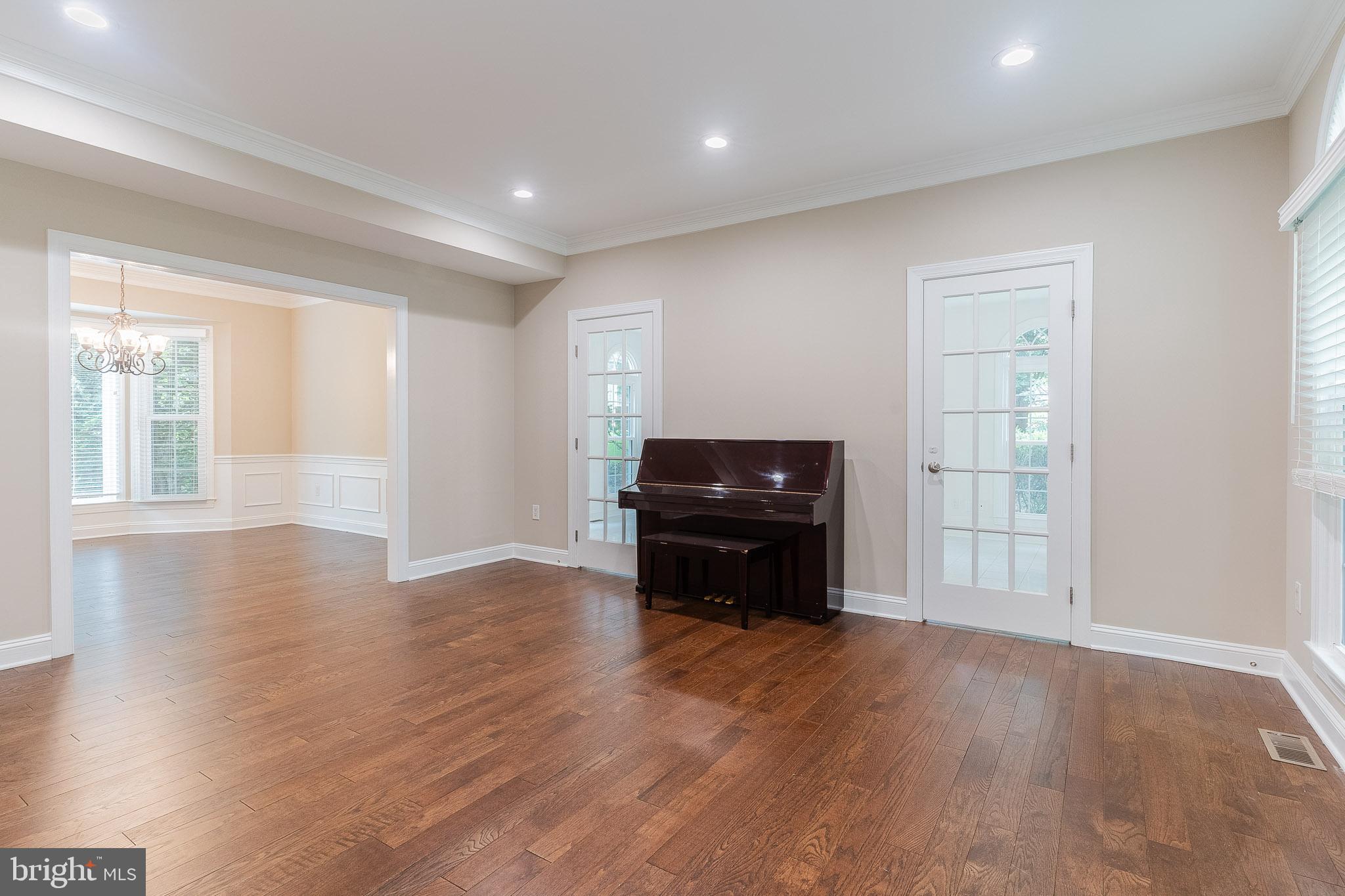 CENTURY OAK - Residential Lease