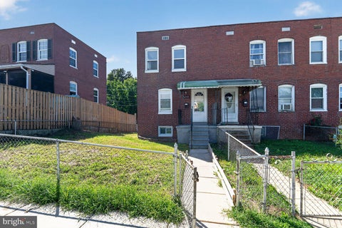 Townhouse For Sale - 5230 Patrick Henry Drive<br/> BALTIMORE, MD 21225