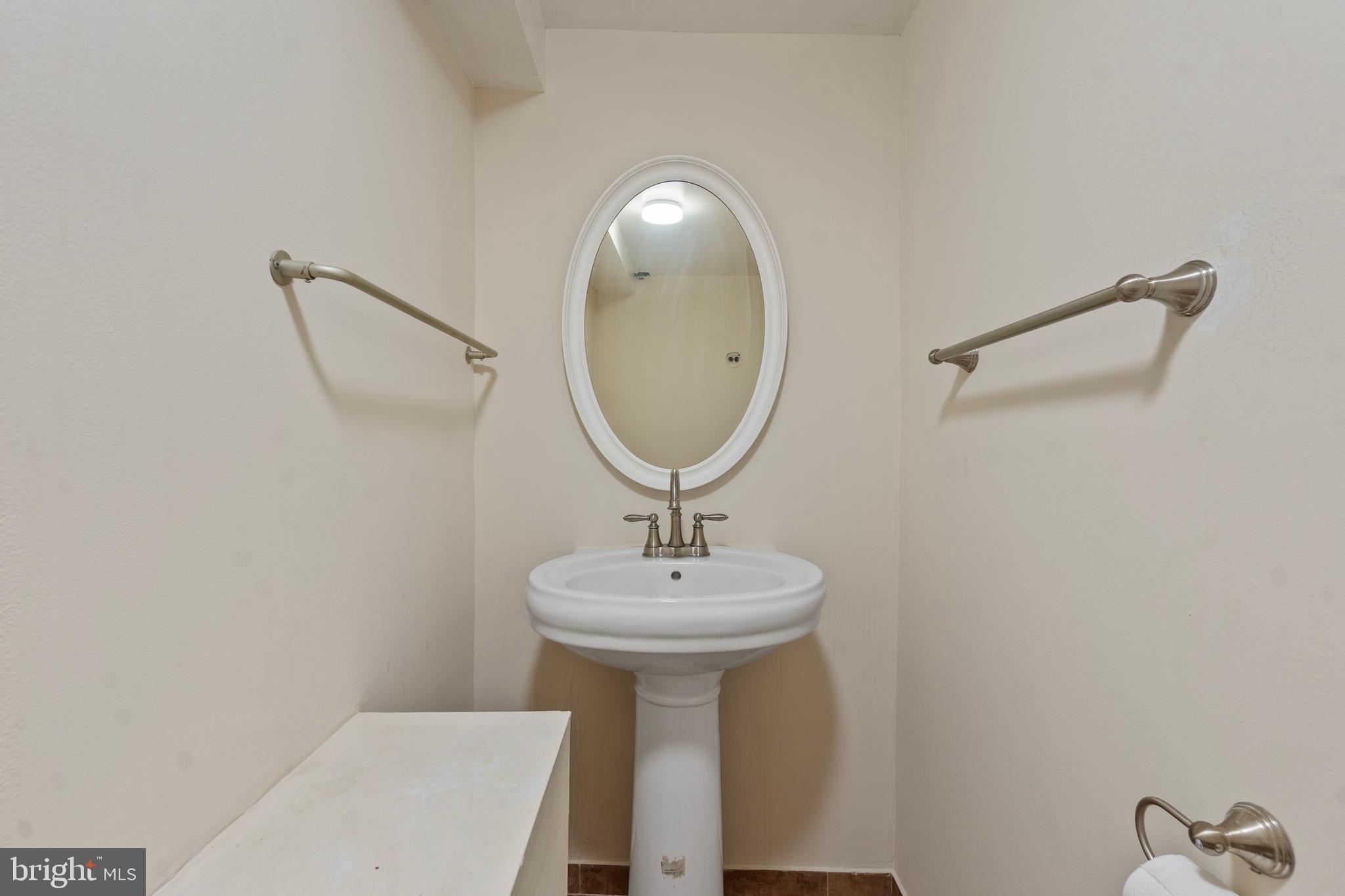 MOORES RUN - Residential Lease