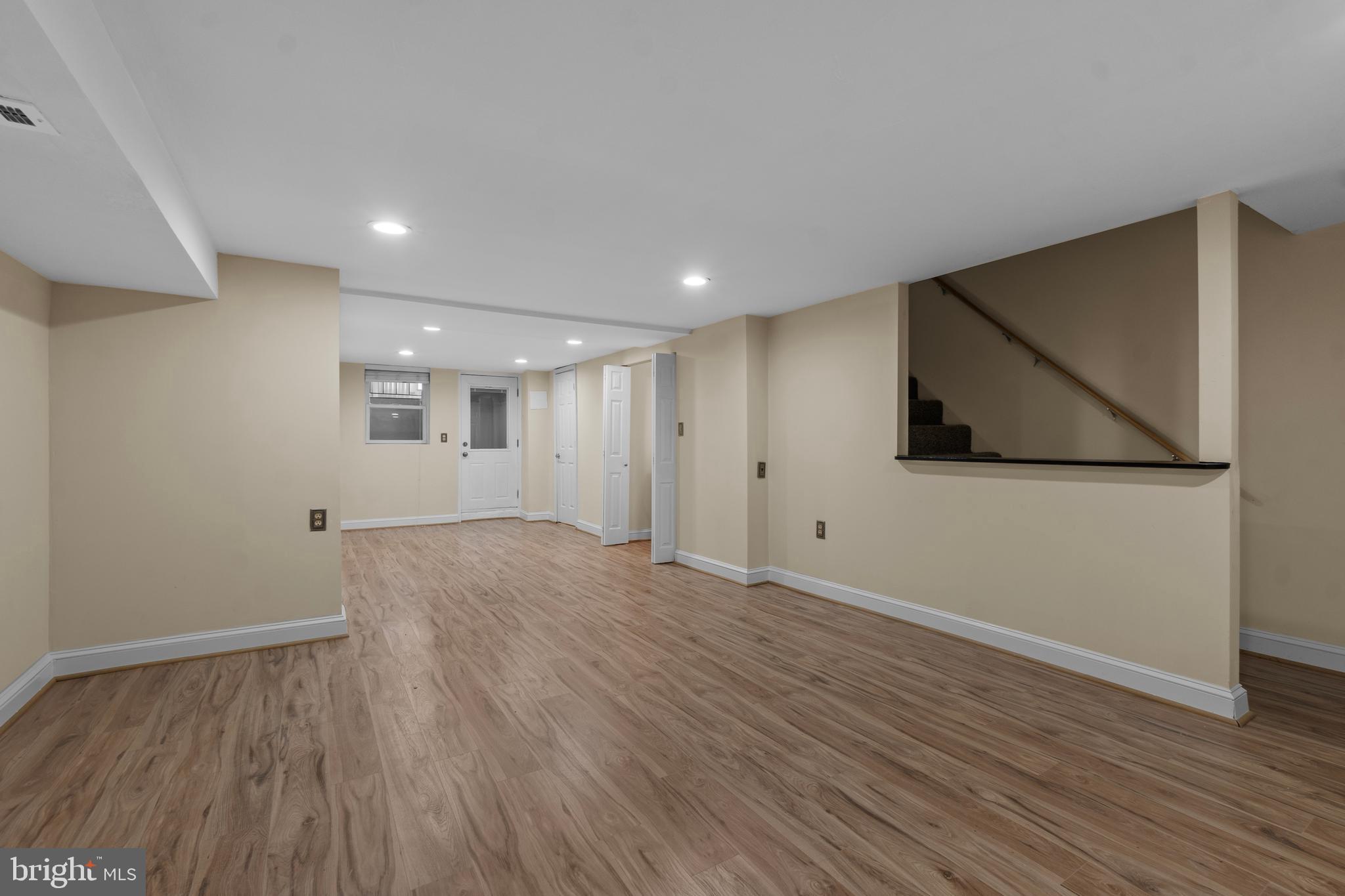 MOORES RUN - Residential Lease