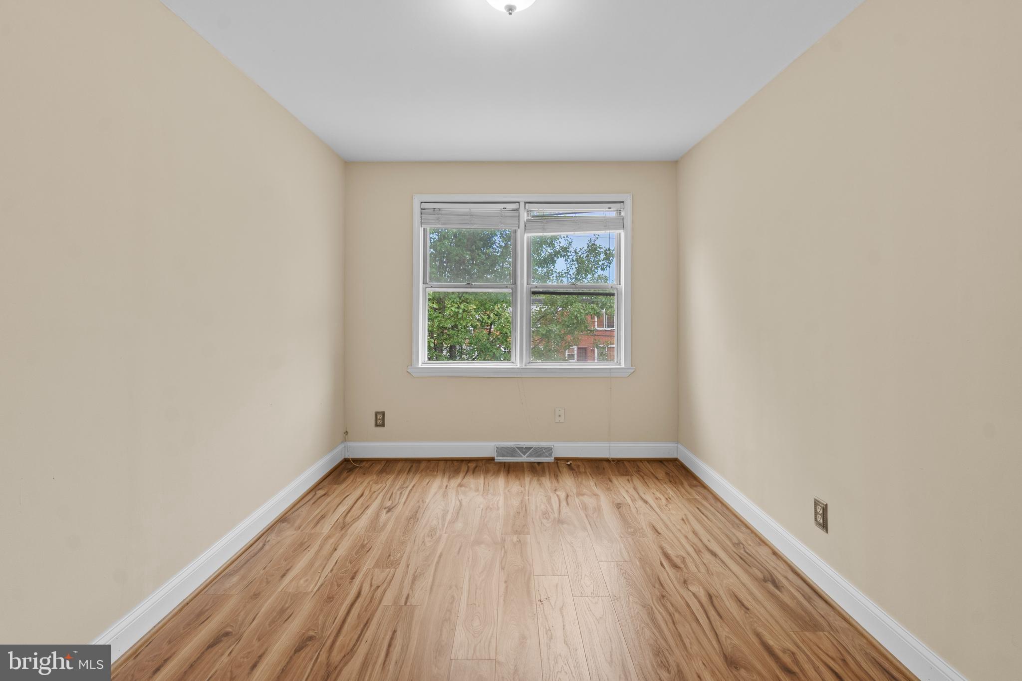 MOORES RUN - Residential Lease