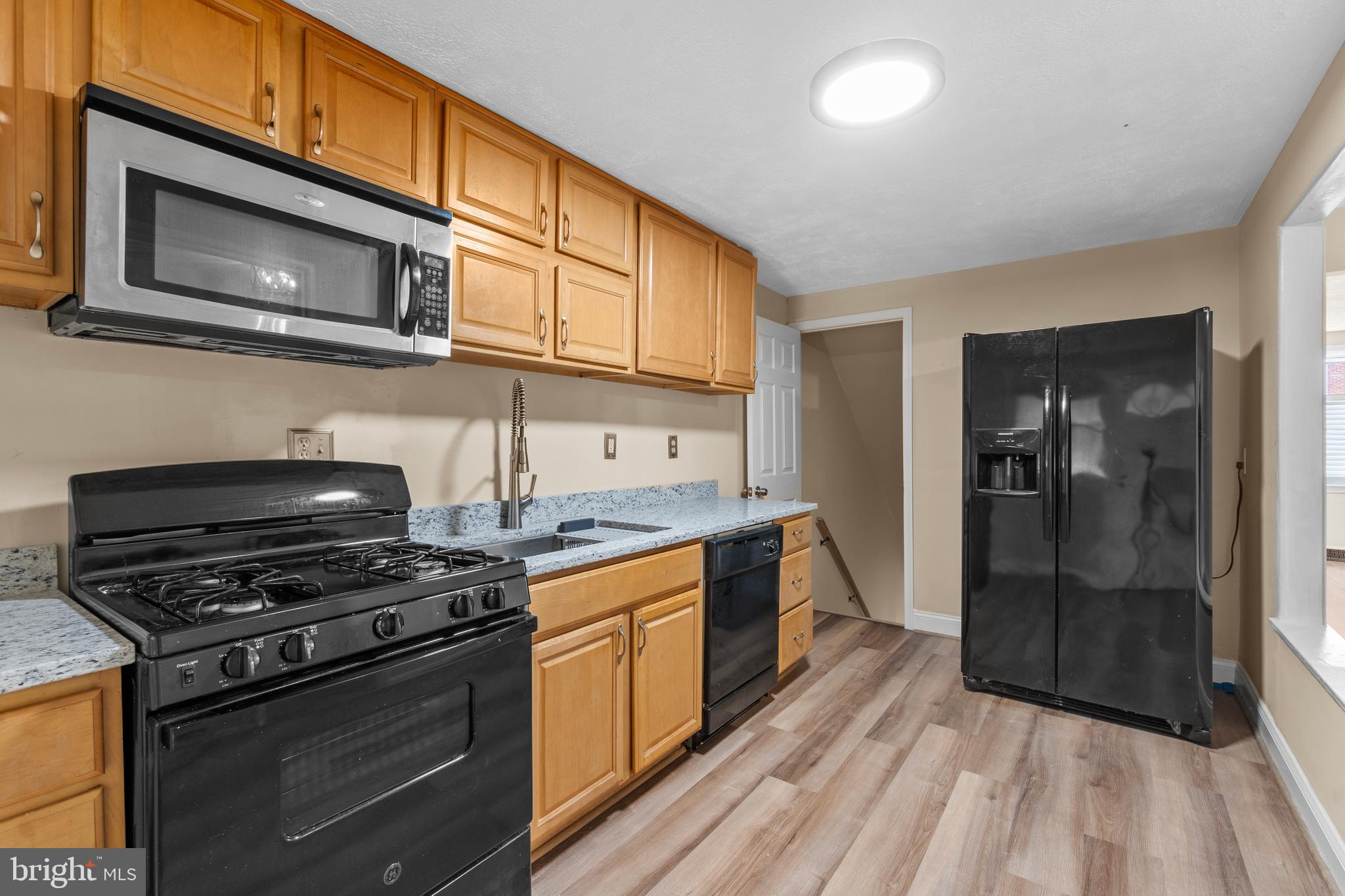 MOORES RUN - Residential Lease