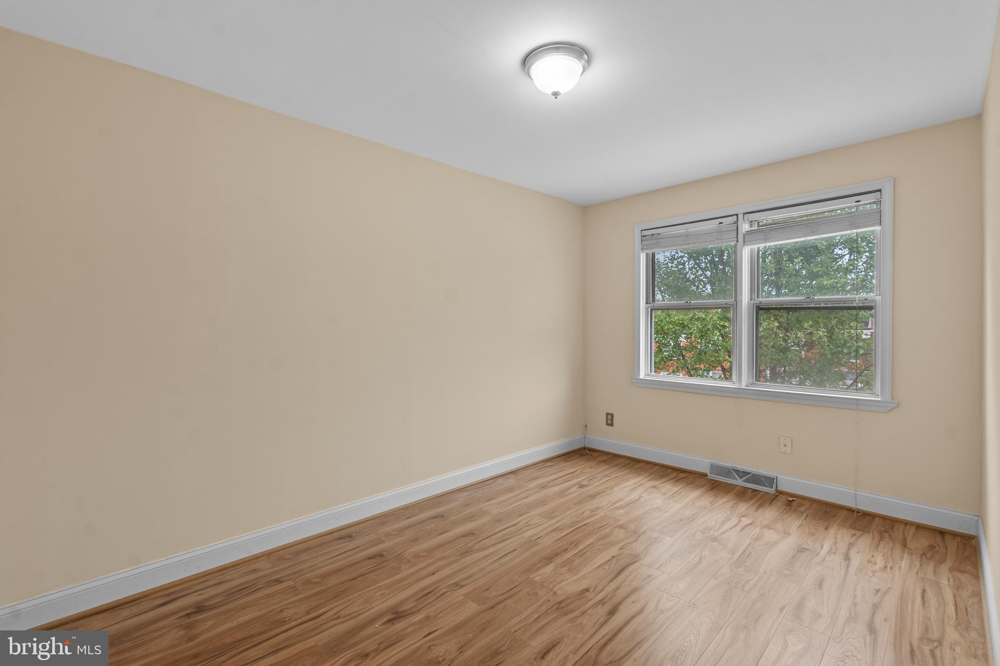 MOORES RUN - Residential Lease