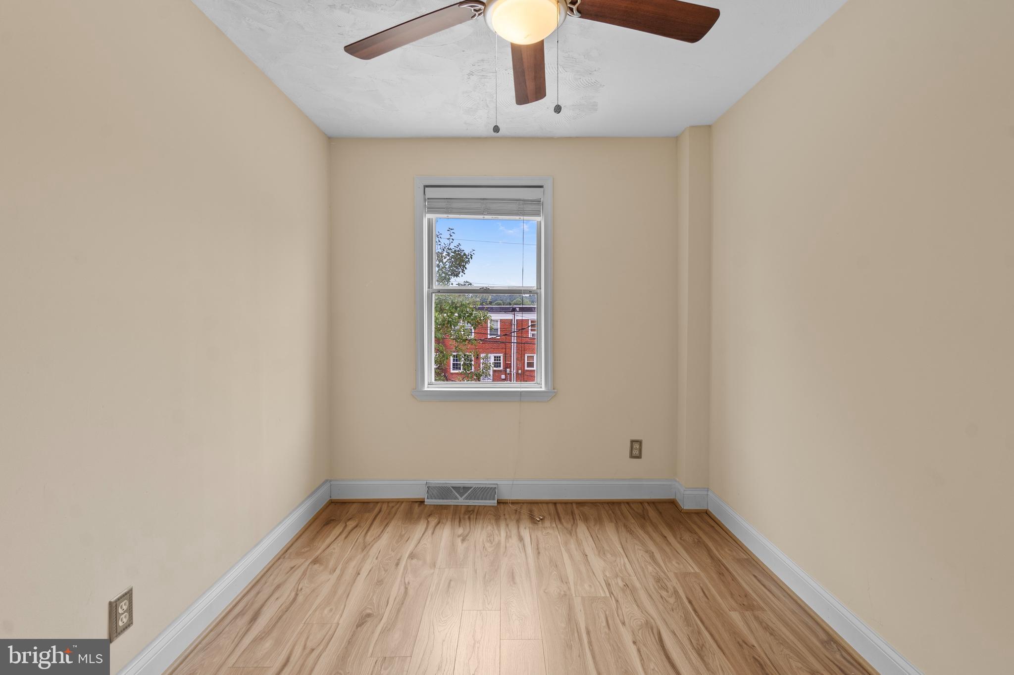 MOORES RUN - Residential Lease