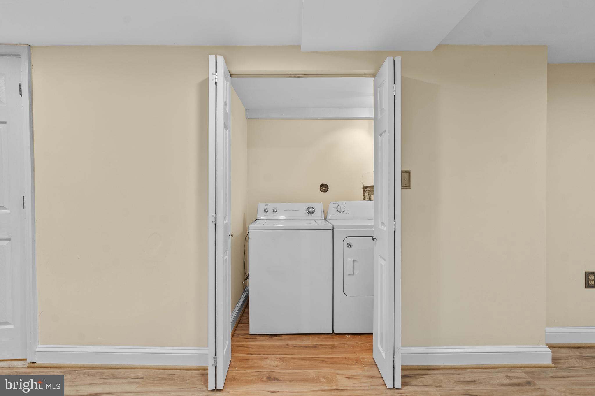 MOORES RUN - Residential Lease