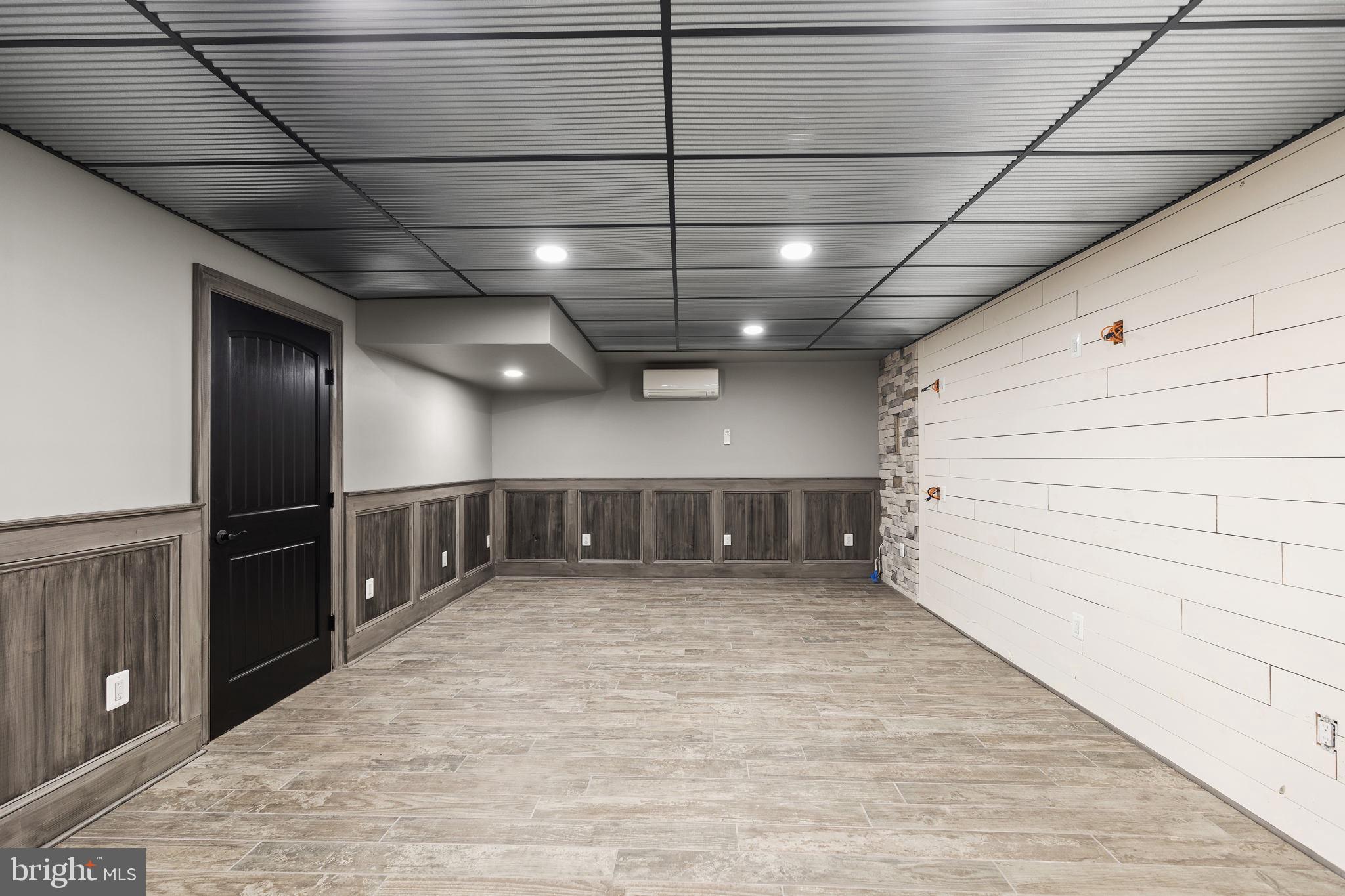 QUAIL HILLS - Residential