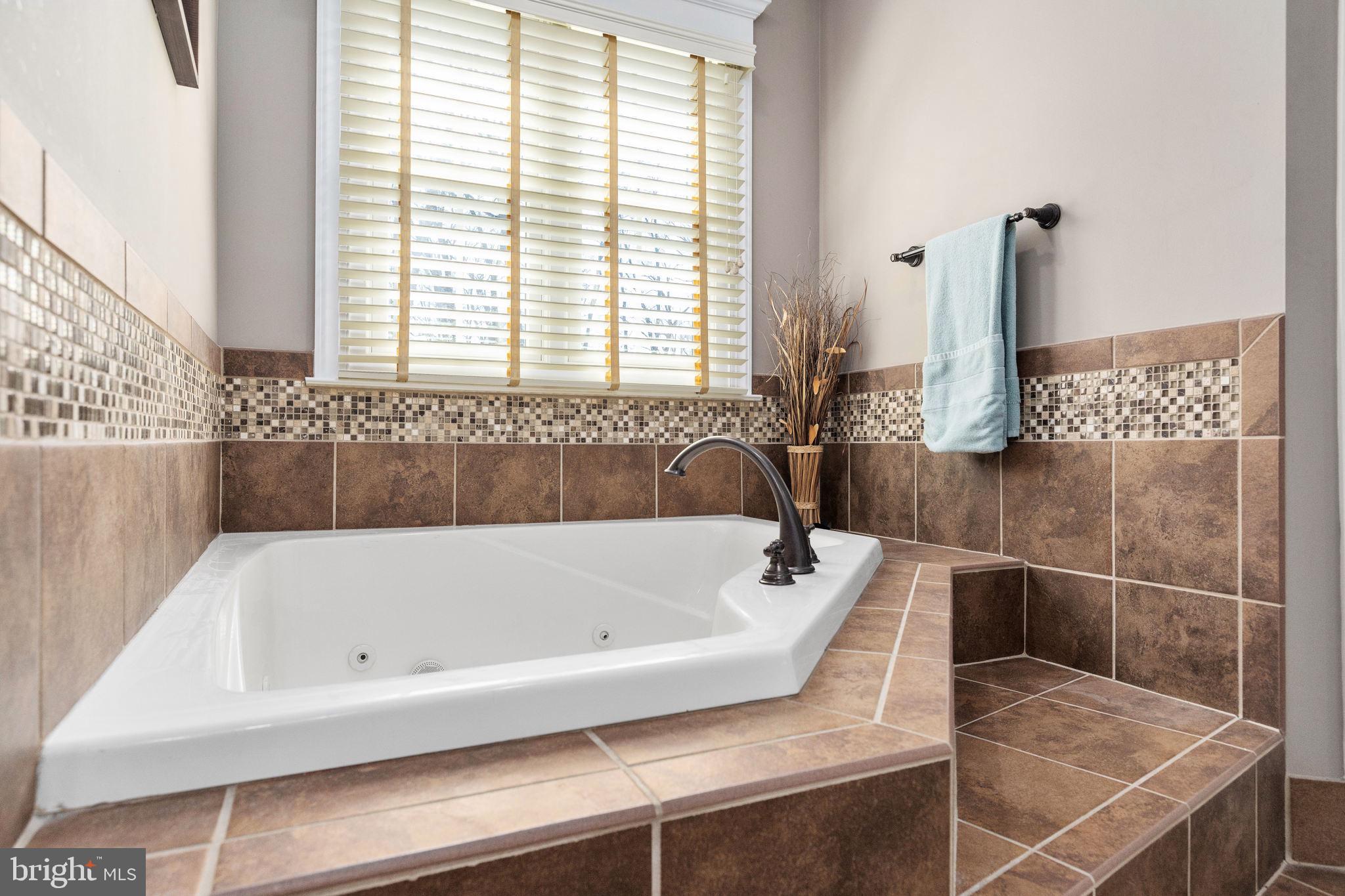 QUAIL HILLS - Residential