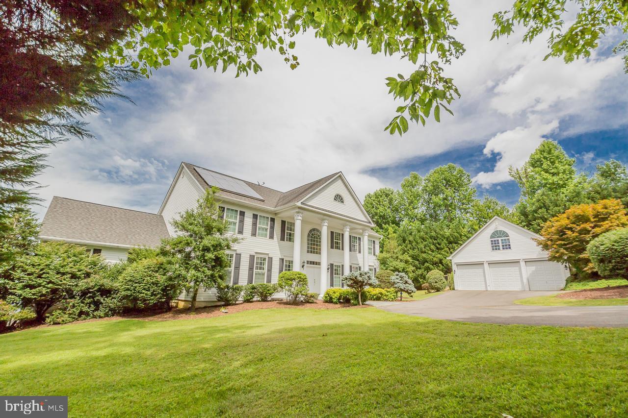 WILLIAMSBURG ON THE POTOMAC - Residential