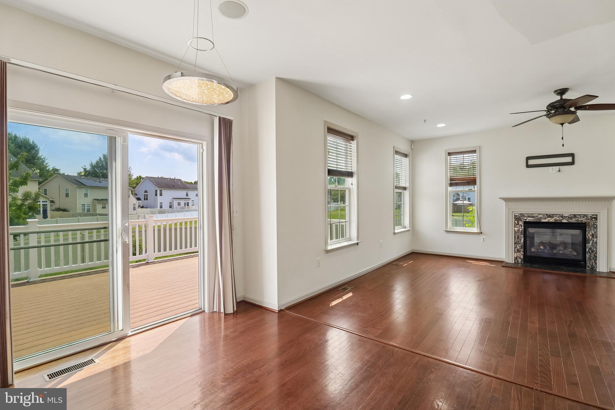 6844 WALKWAY COURT