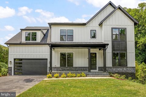 9017 ELLENWOOD LANE FAIRFAX VA 22032