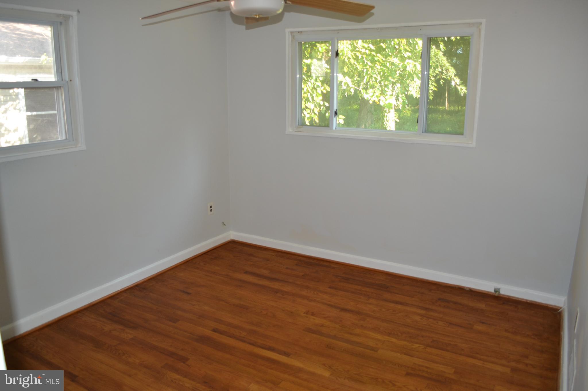 ADELPHI KNOLLS - Residential Lease