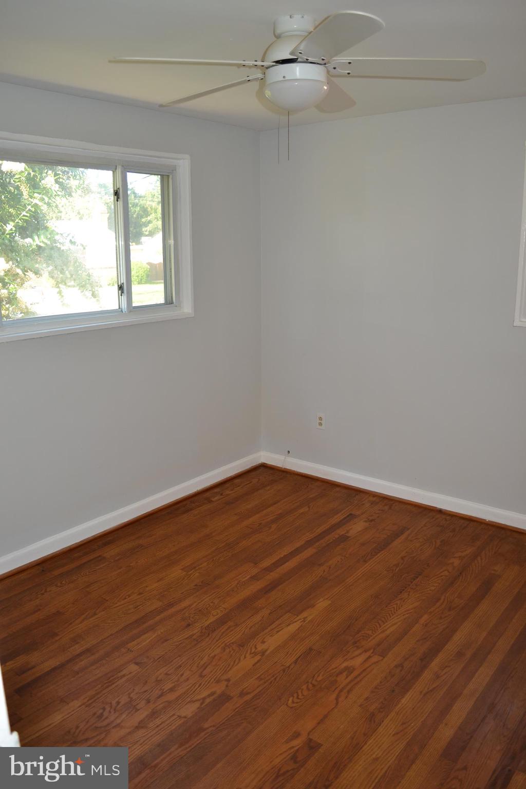 ADELPHI KNOLLS - Residential Lease