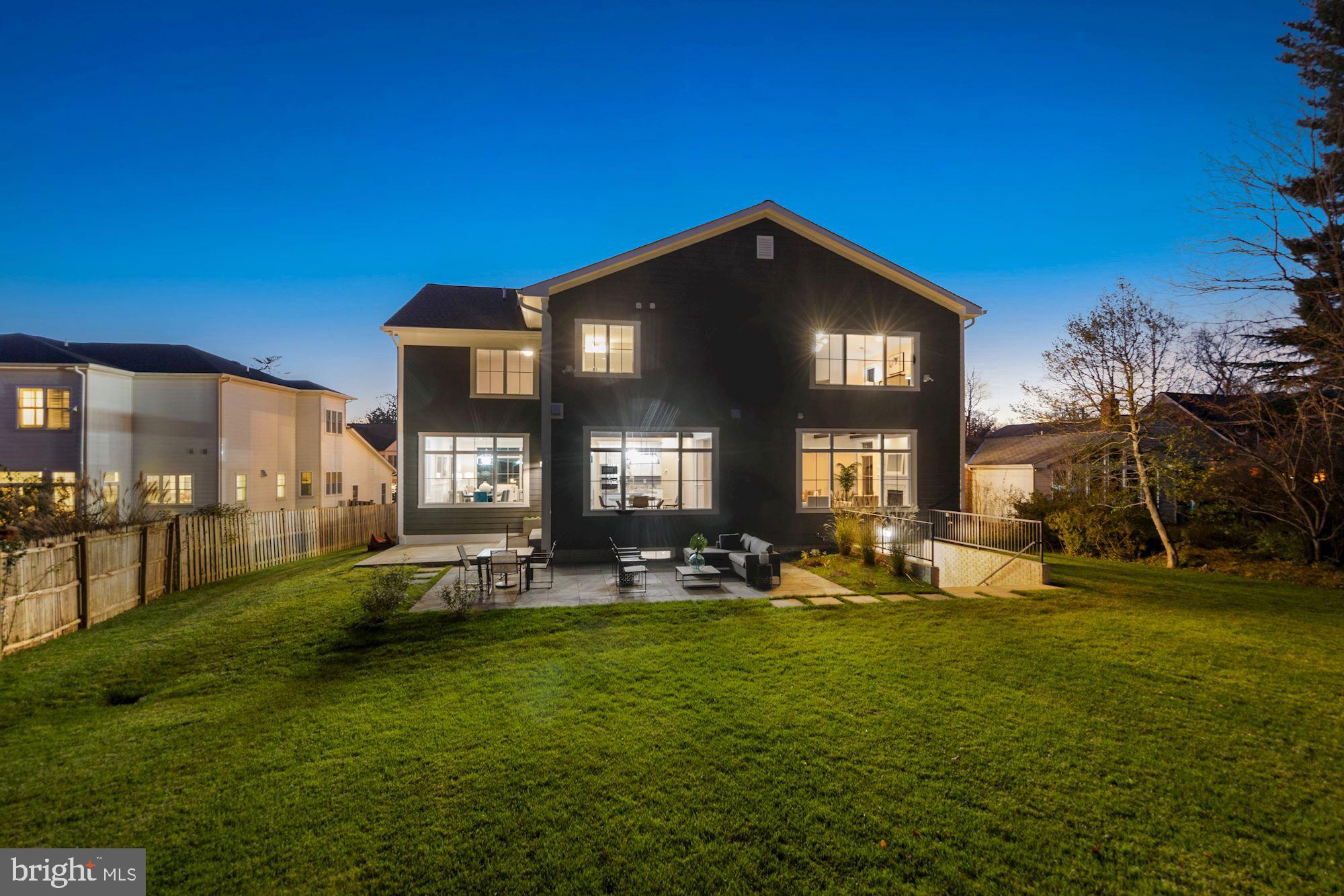 ENGLISH VILLAGE - Residential