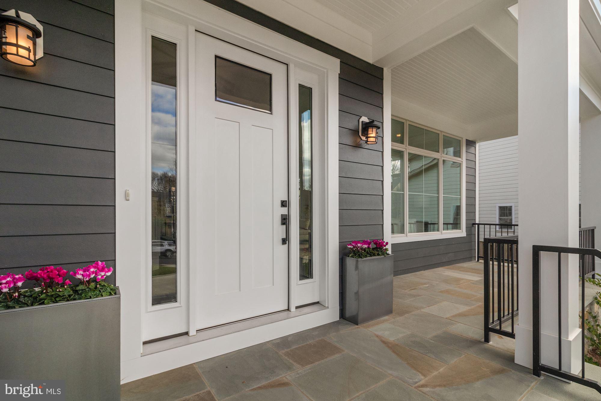 ENGLISH VILLAGE - Residential