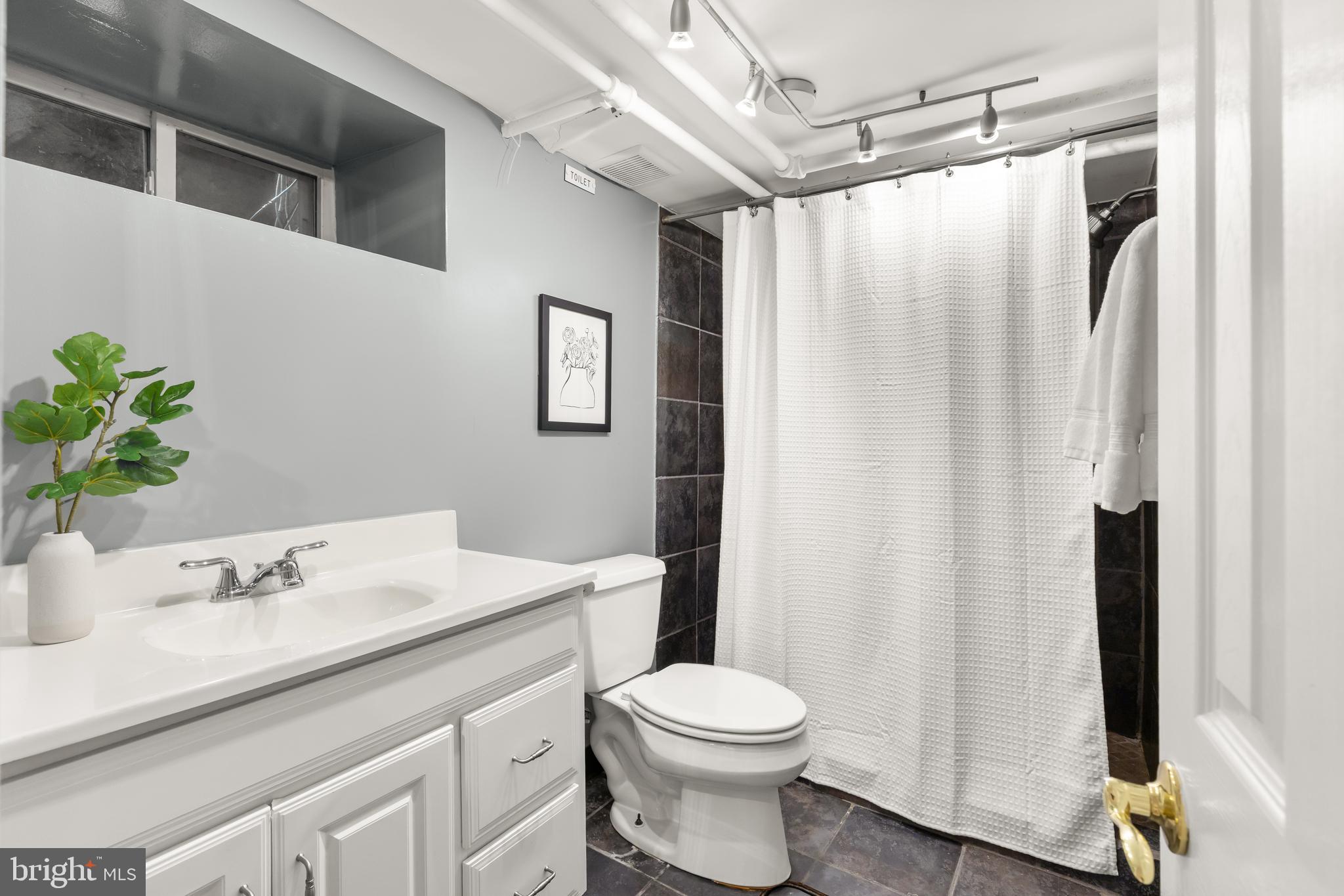 OAKCREST - Residential