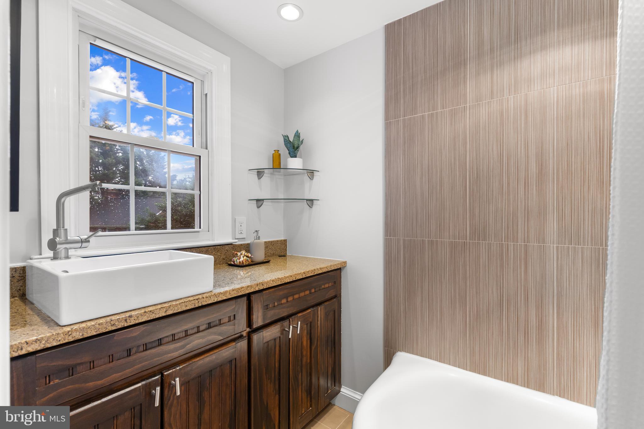 OAKCREST - Residential