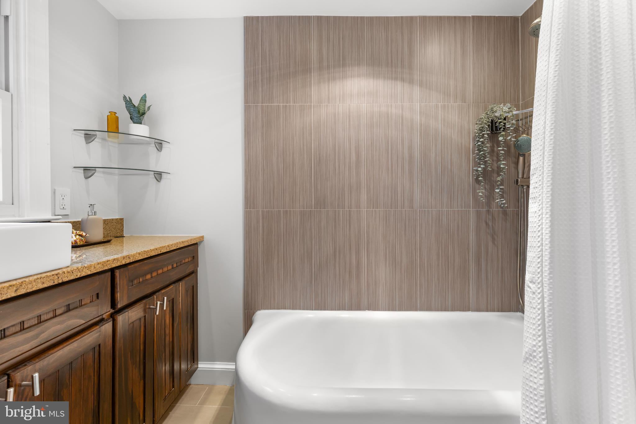 OAKCREST - Residential