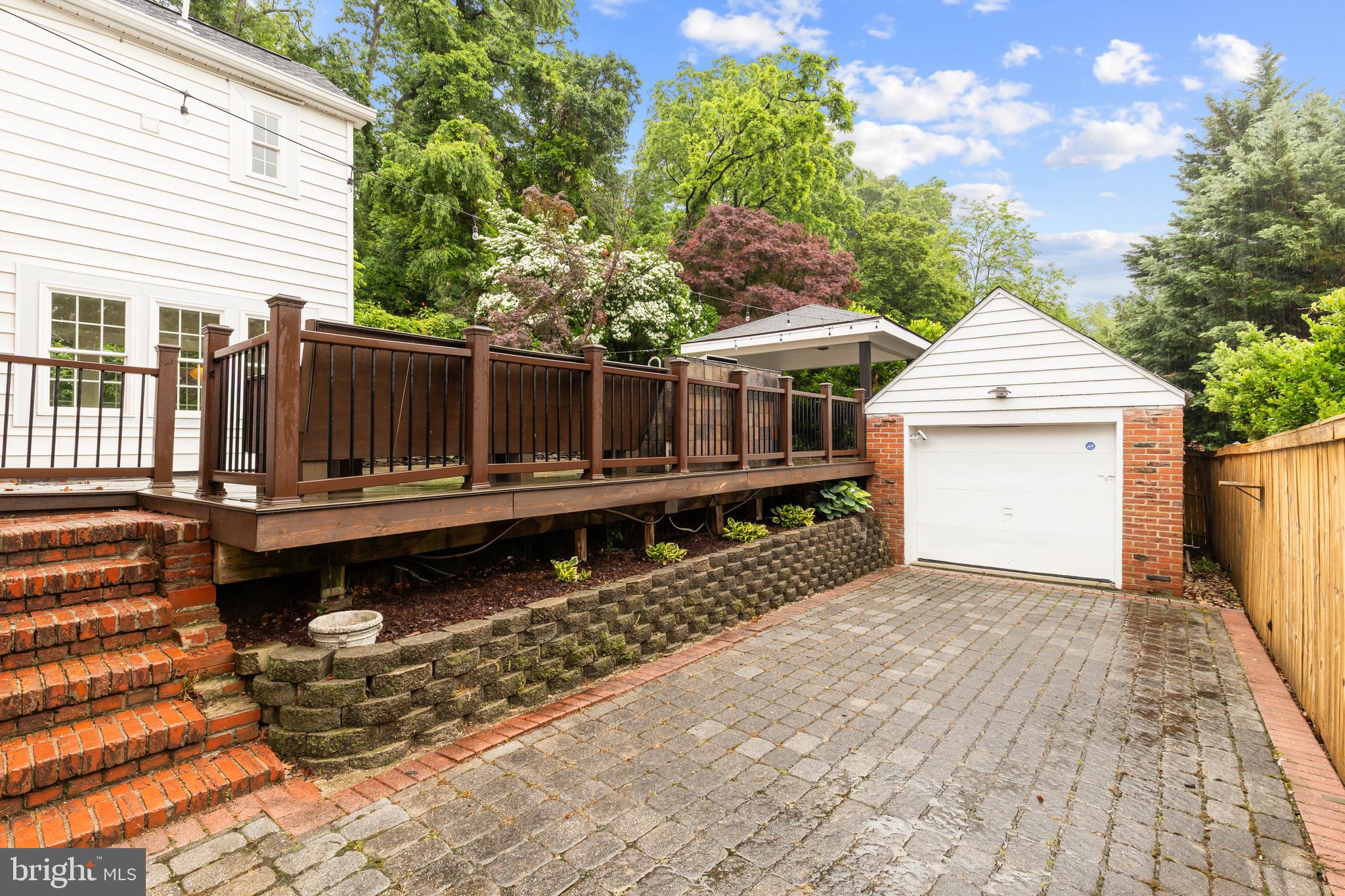 OAKCREST - Residential