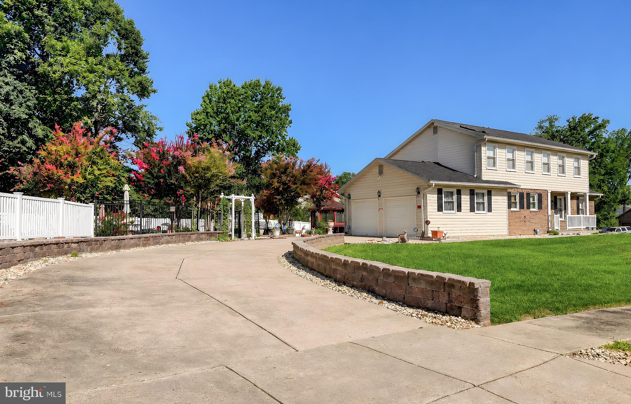 9301 LINHURST DRIVE