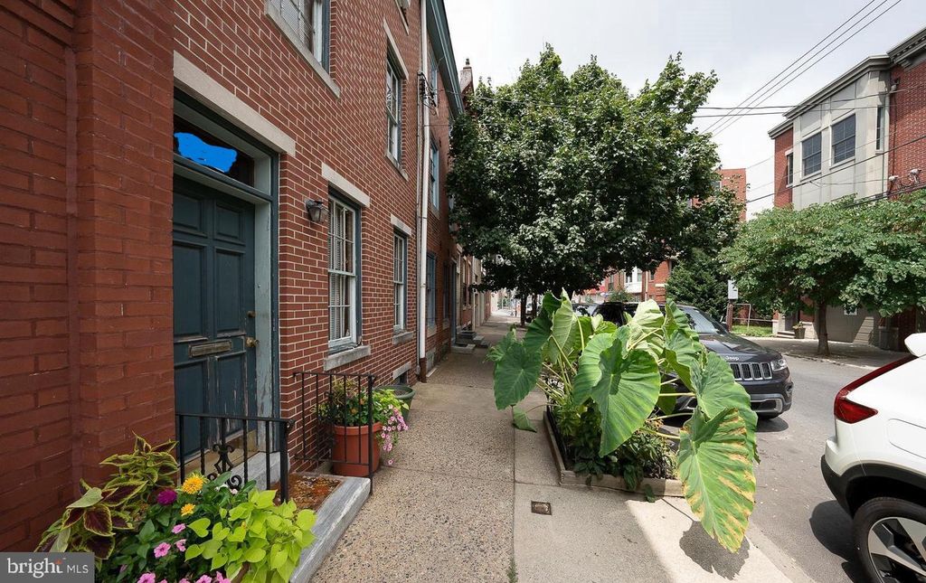 Photo of 676 N 15th Street #2F, PHILADELPHIA, PA 19130 (MLS # PAPH2577338)