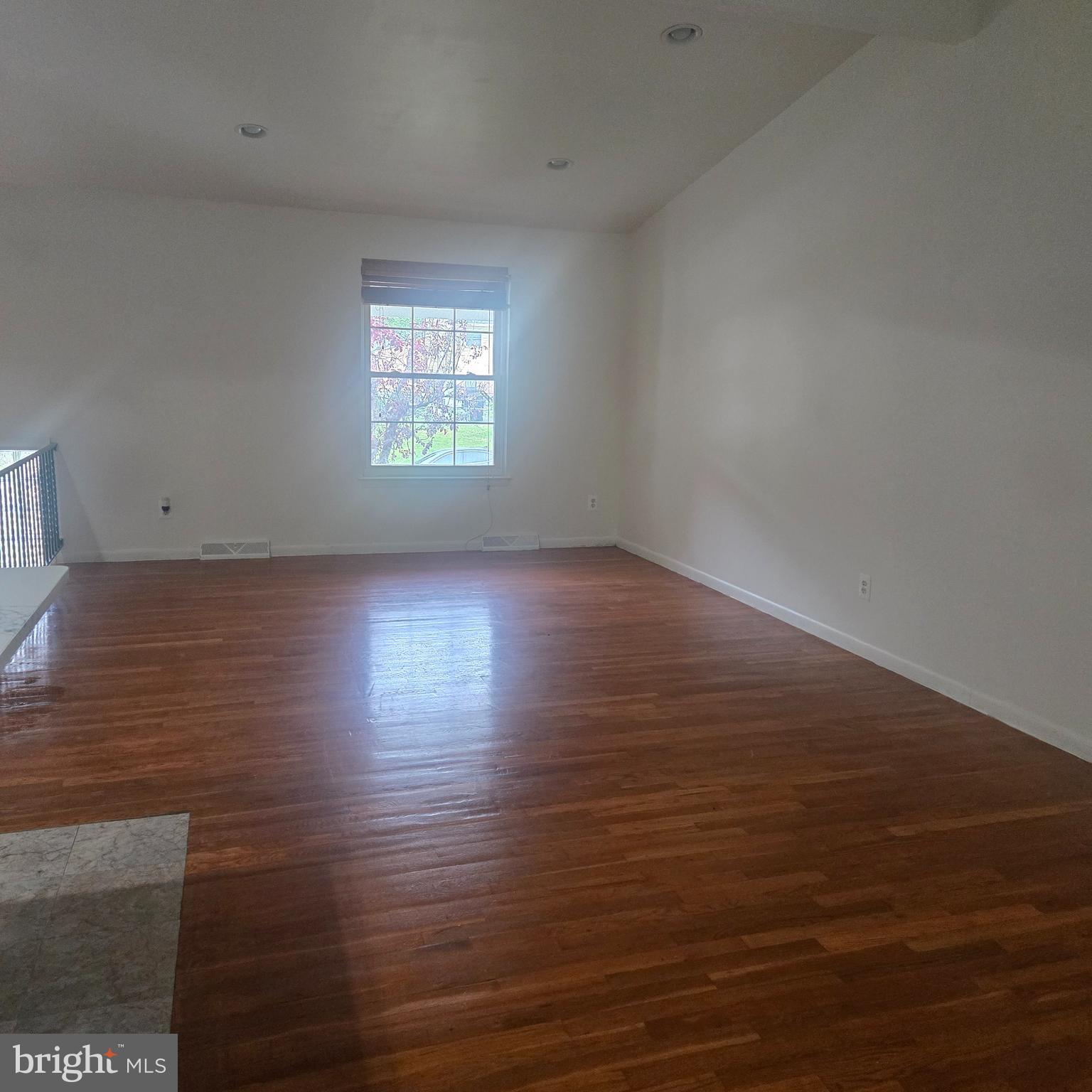 KINGS POINT - Residential